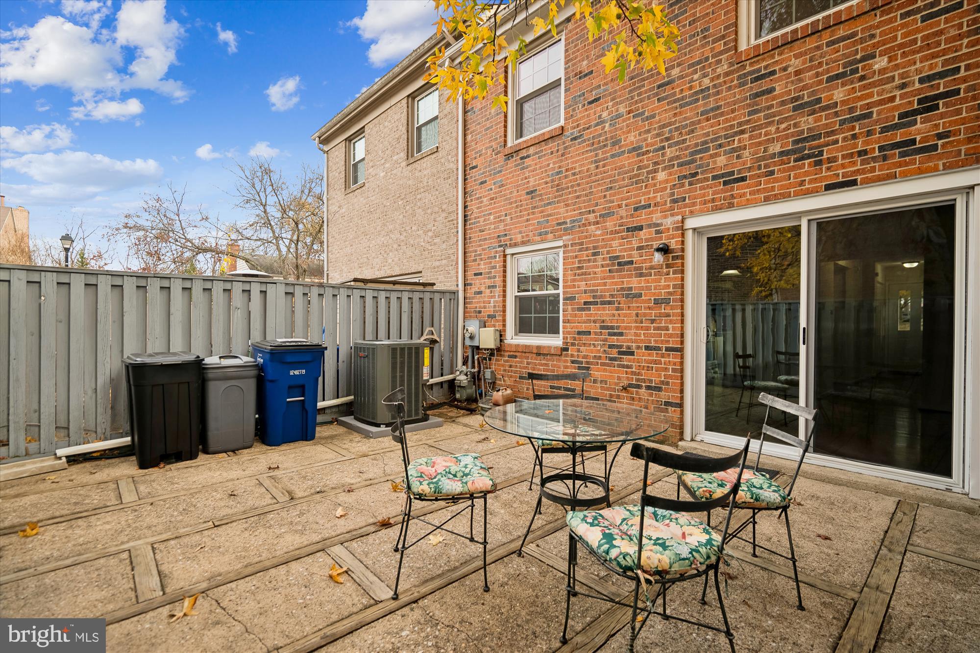 OAKLAND MILLS - Residential