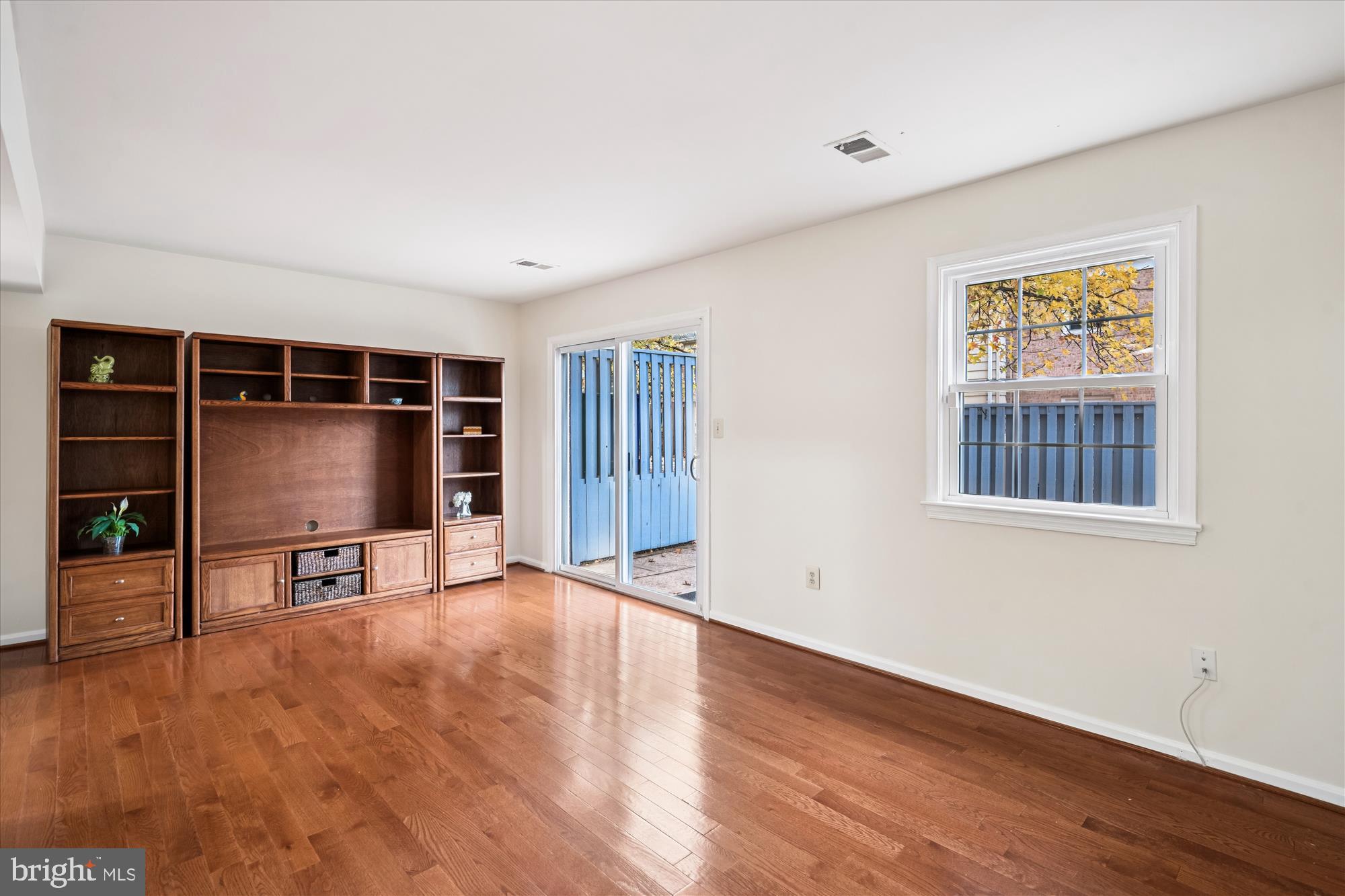 OAKLAND MILLS - Residential