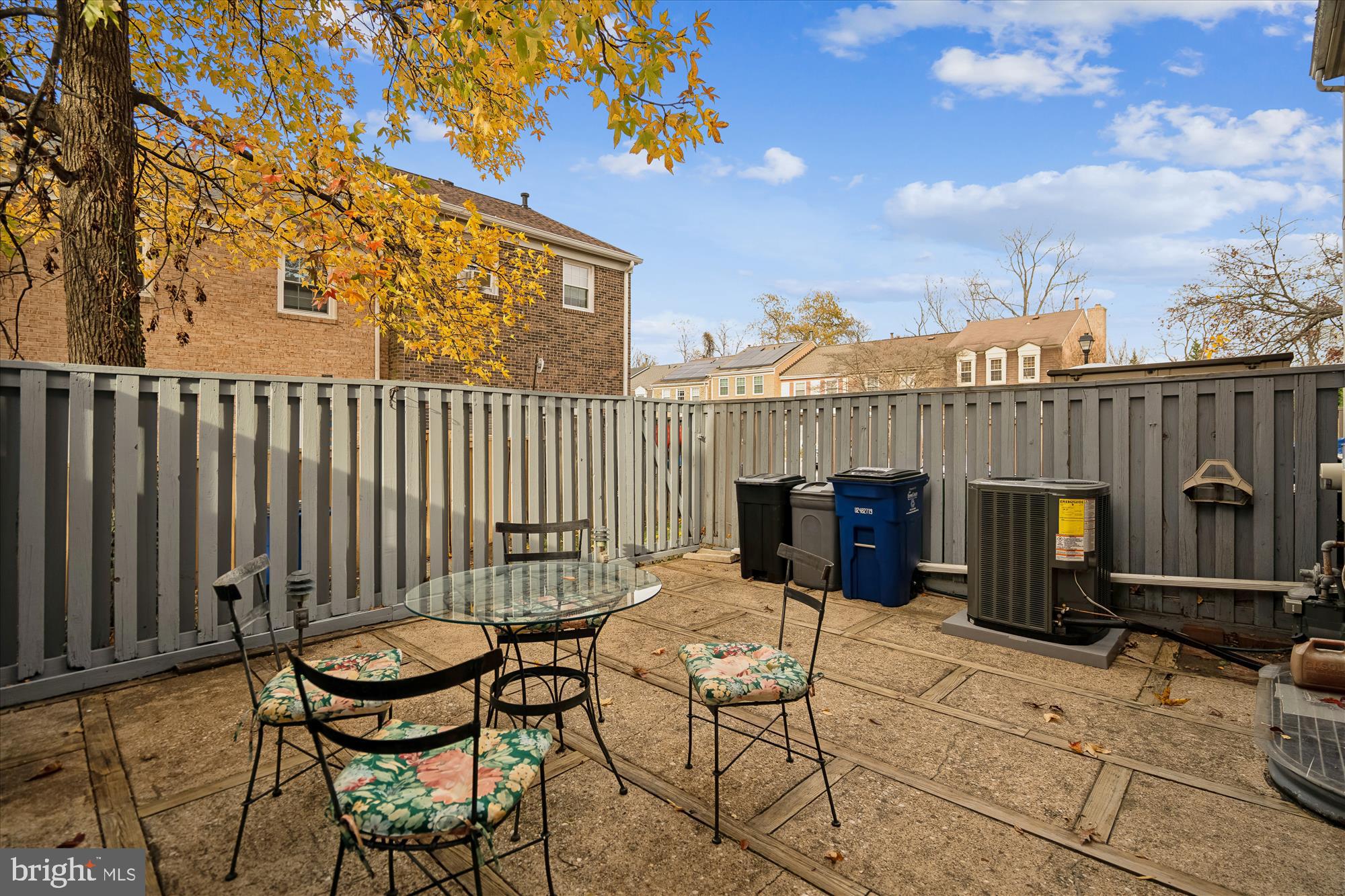 OAKLAND MILLS - Residential