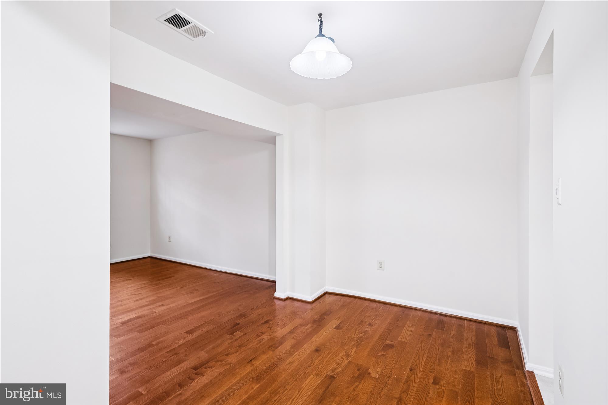 OAKLAND MILLS - Residential