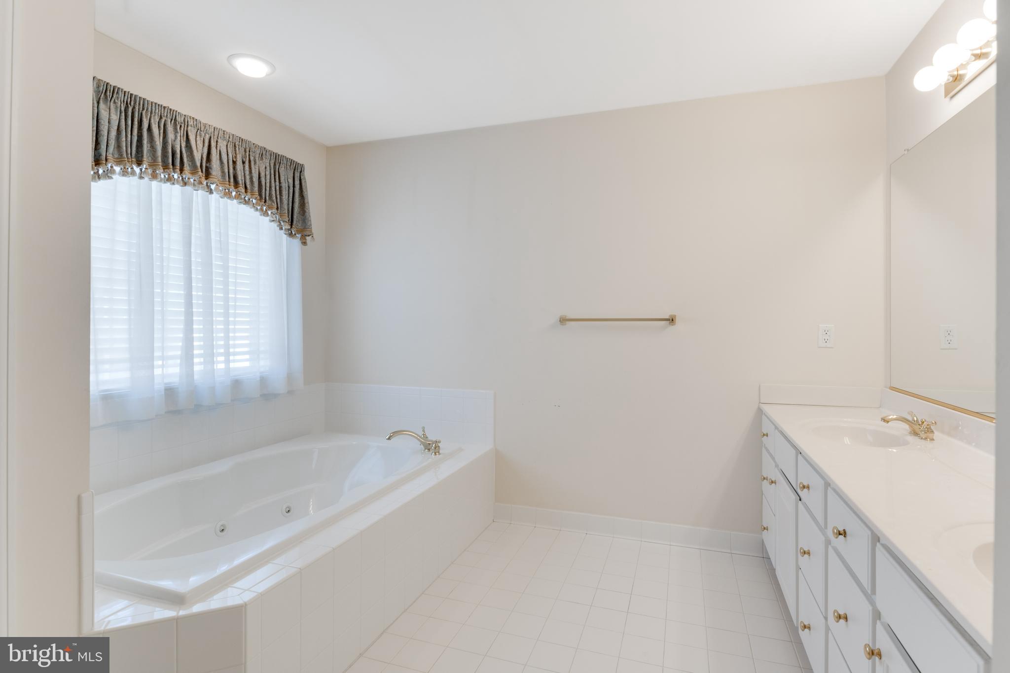 BRINKLEY MANOR - Residential