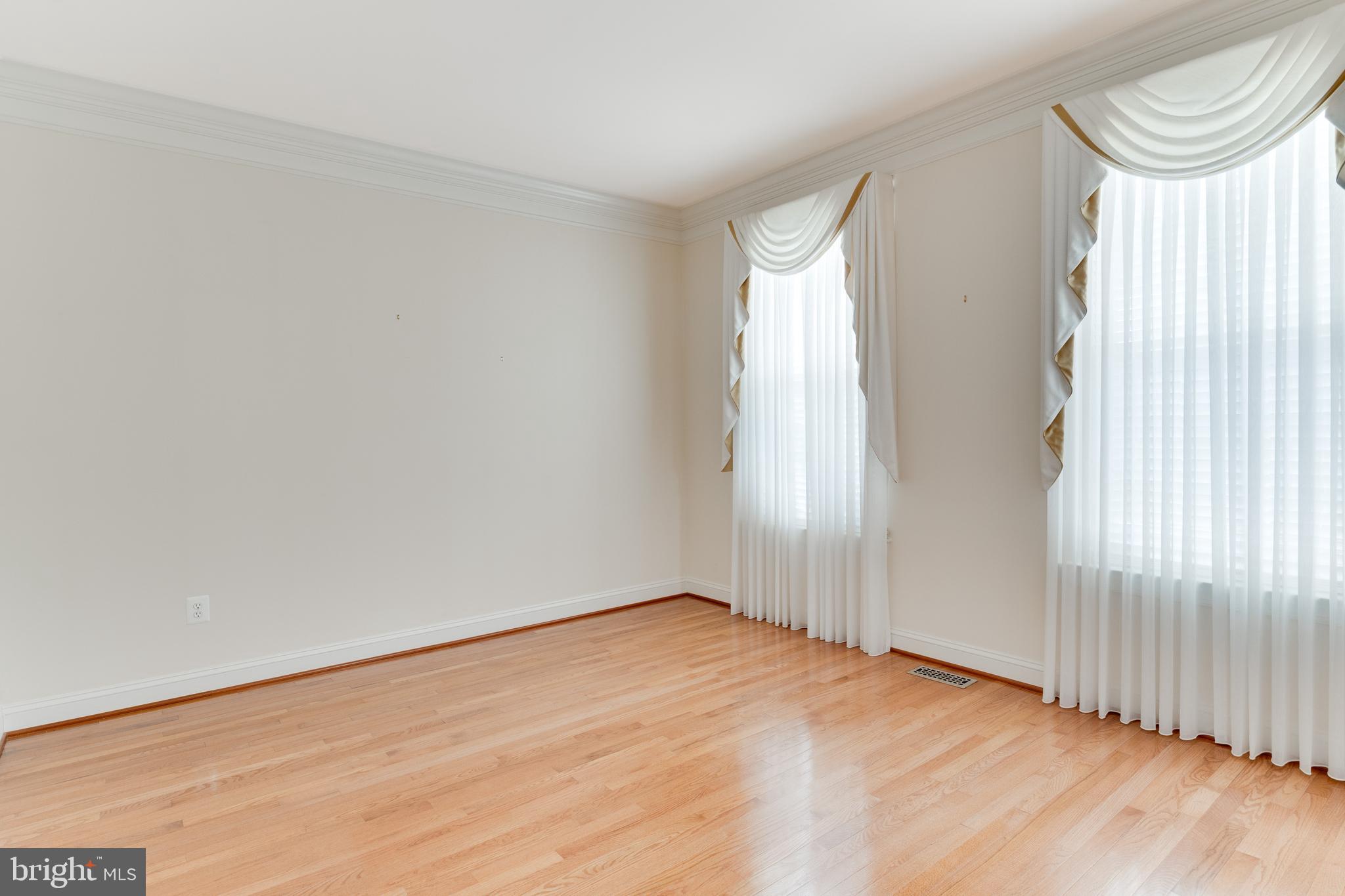 BRINKLEY MANOR - Residential