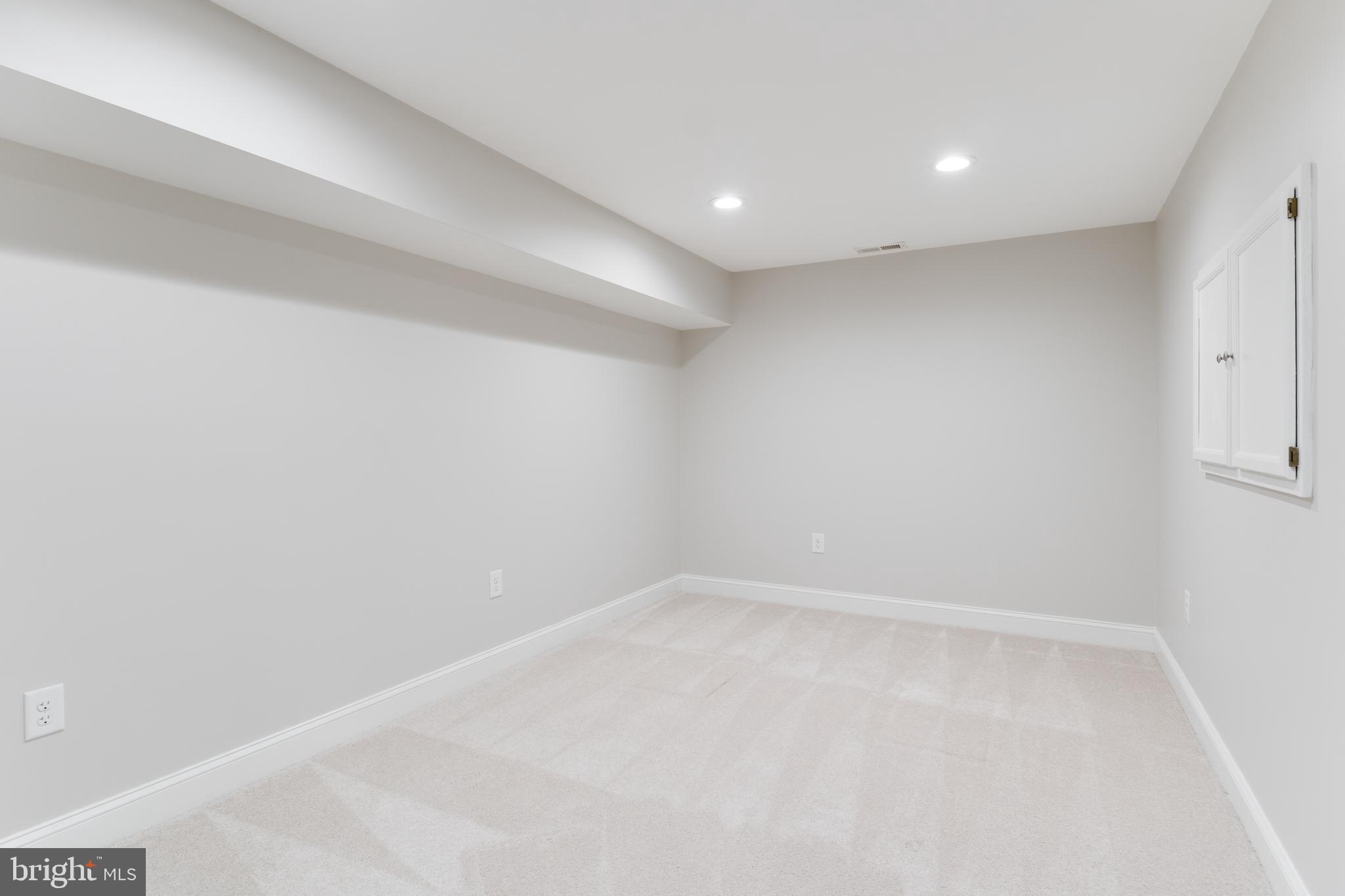 BRINKLEY MANOR - Residential