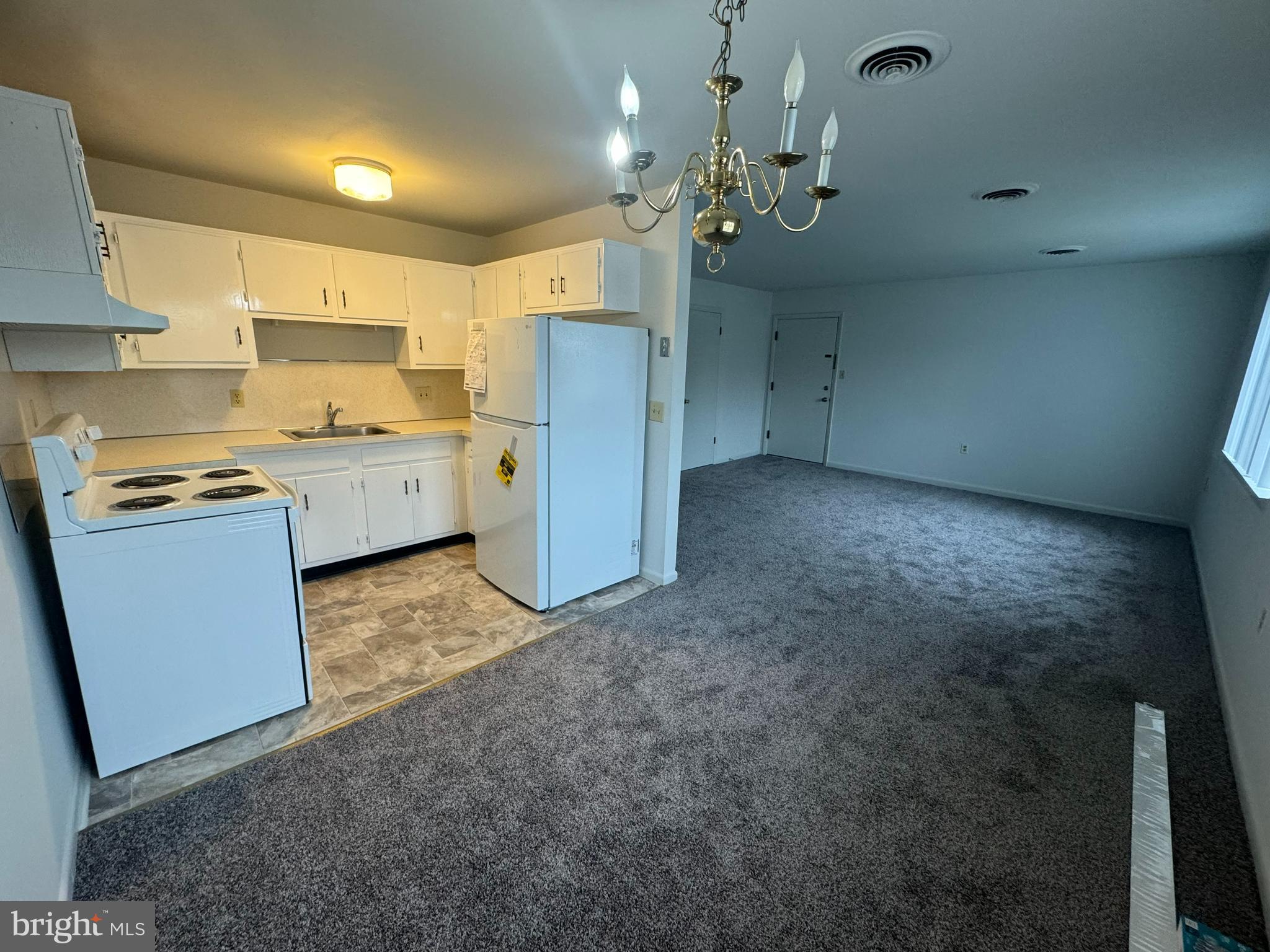 BRIERCREST HEIGHTS - Residential Lease