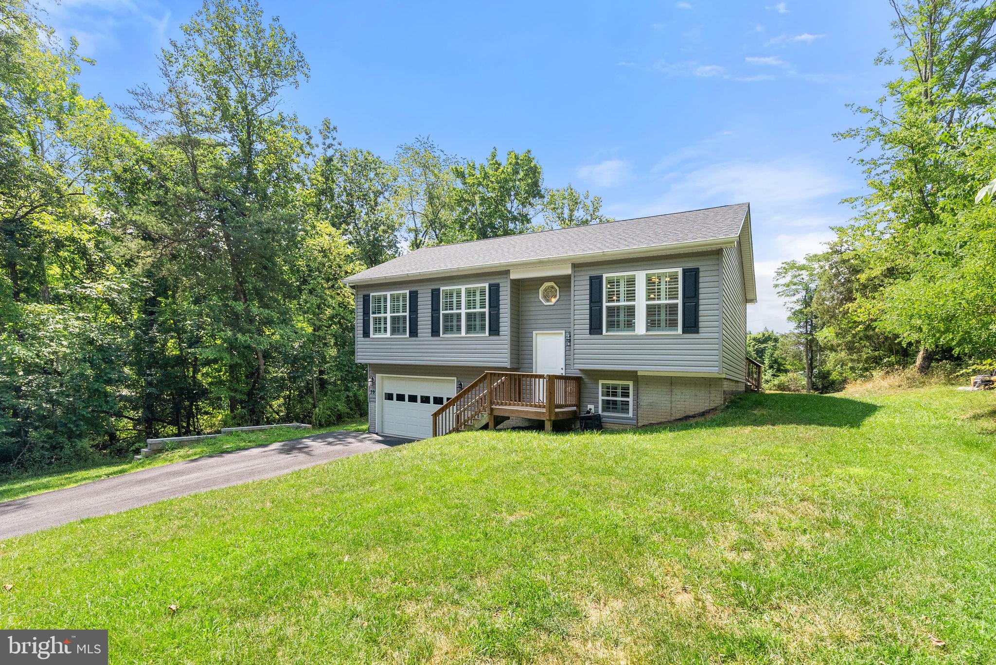 MOUNTAIN VIEW ESTATES - Residential