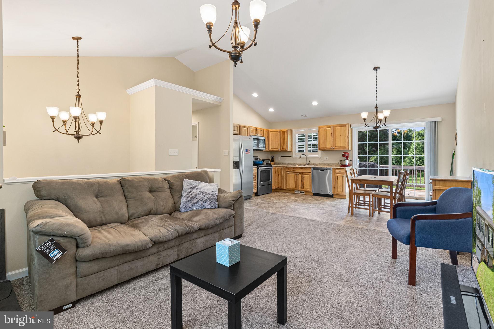 MOUNTAIN VIEW ESTATES - Residential