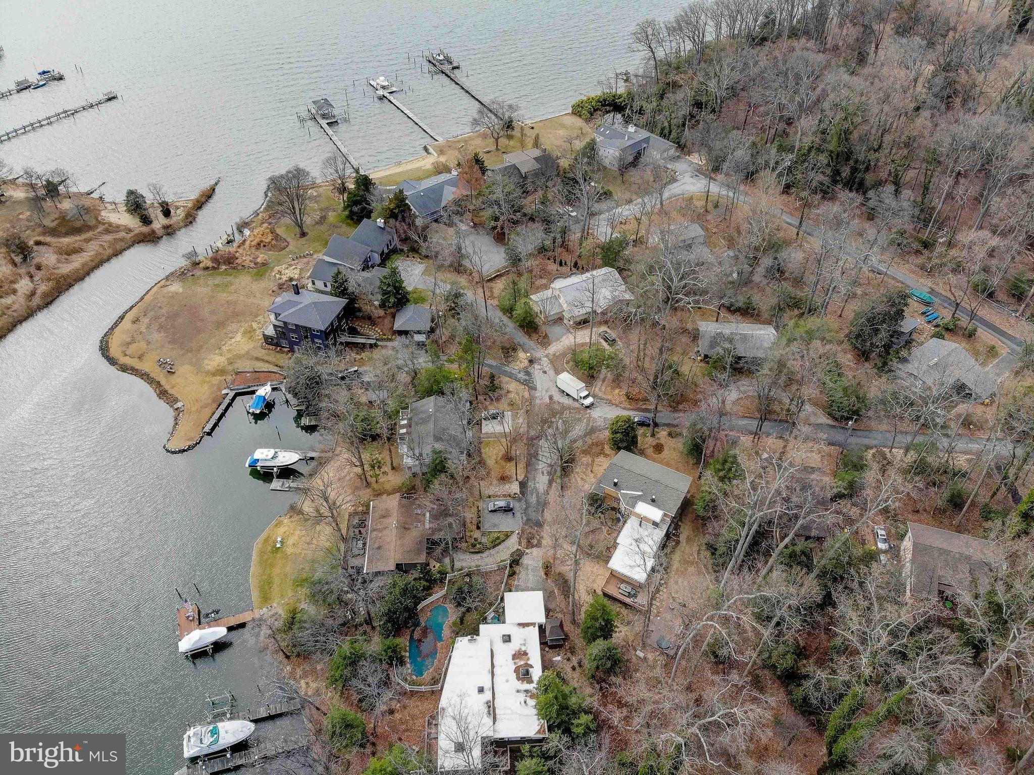 HILLSMERE SHORES - Residential