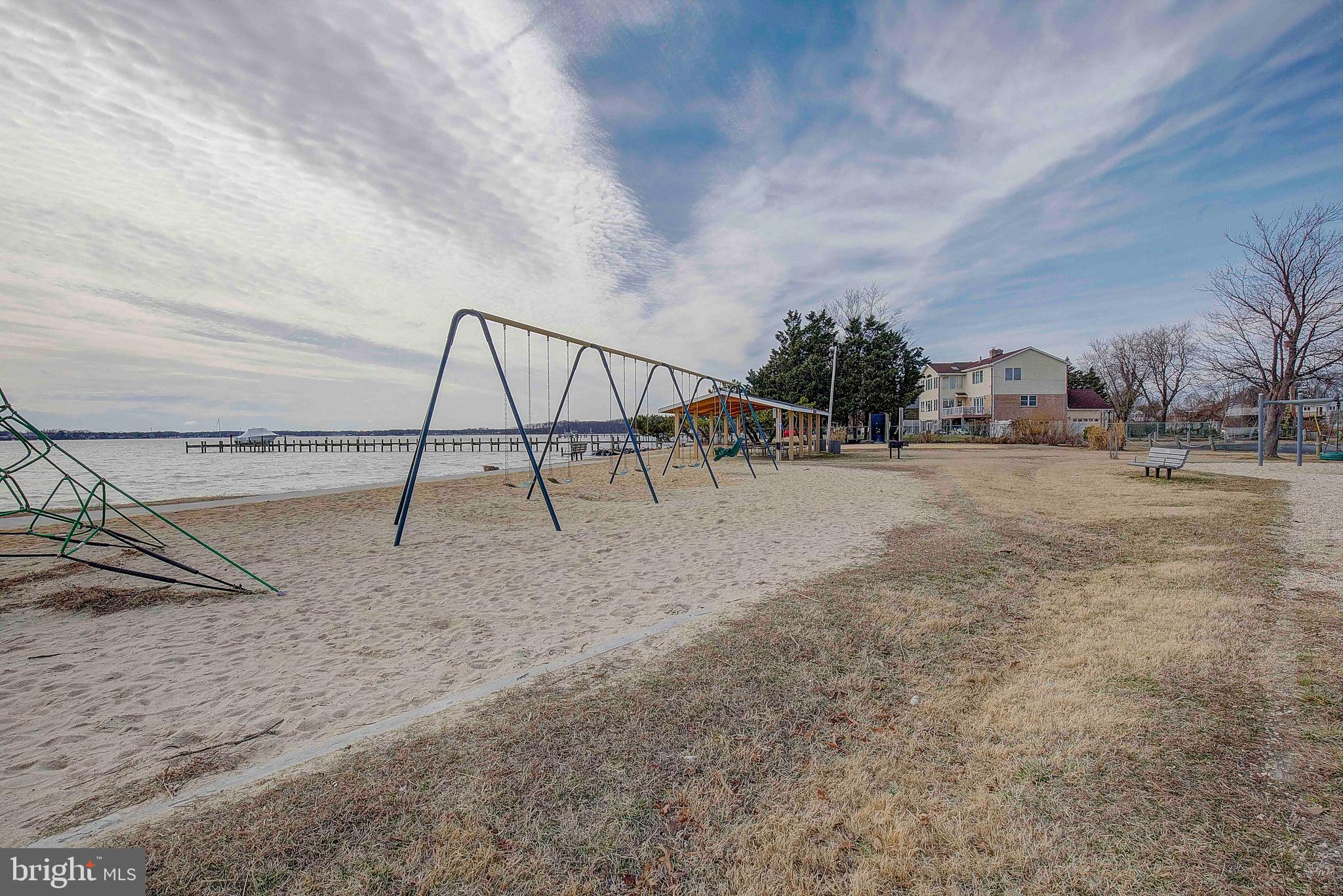 HILLSMERE SHORES - Residential