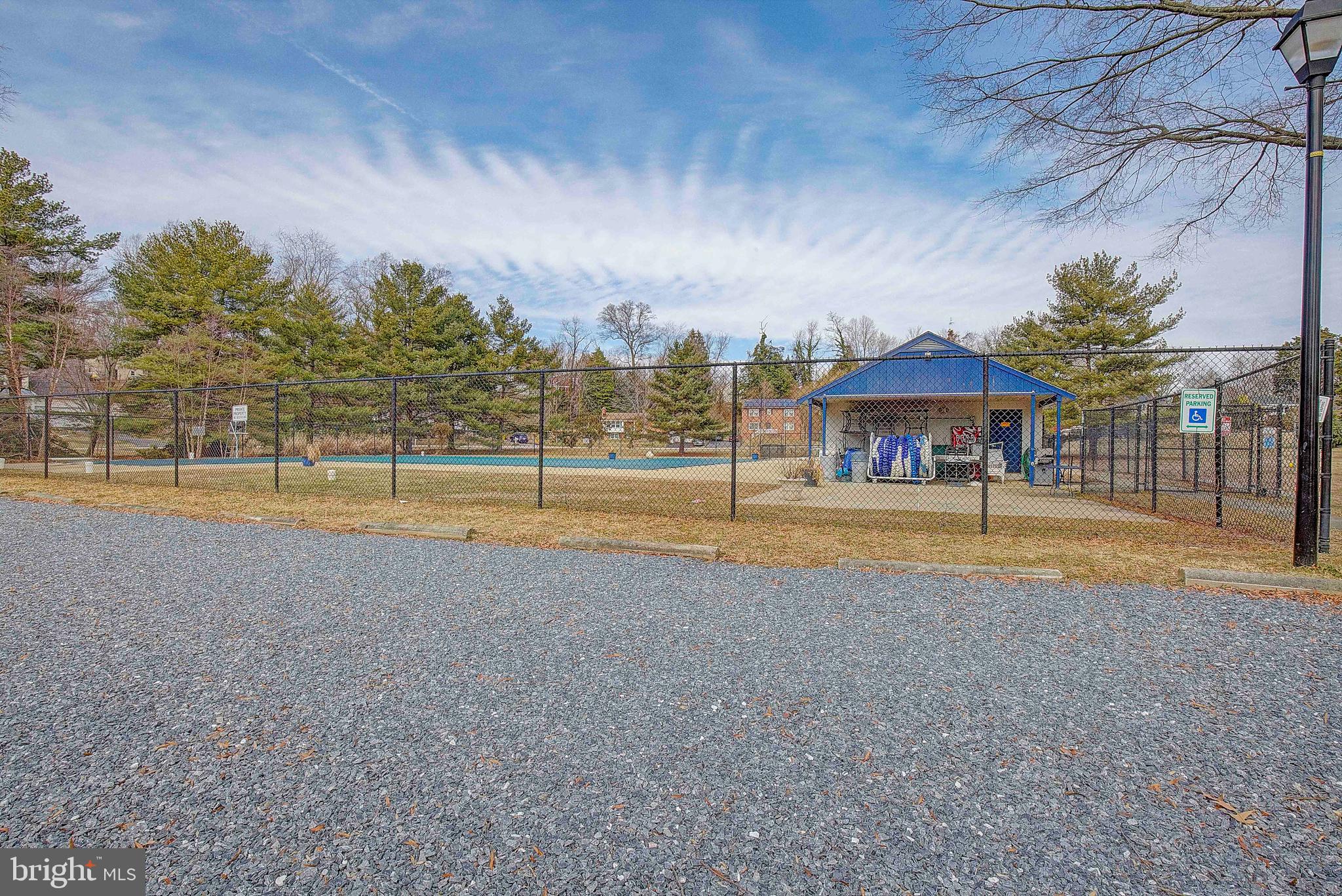 HILLSMERE SHORES - Residential