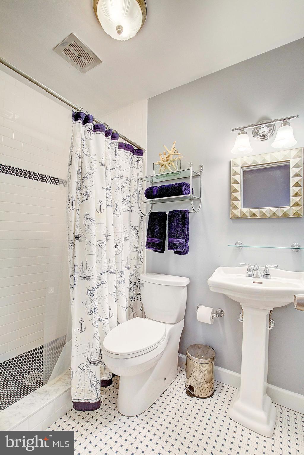 HILLSMERE SHORES - Residential