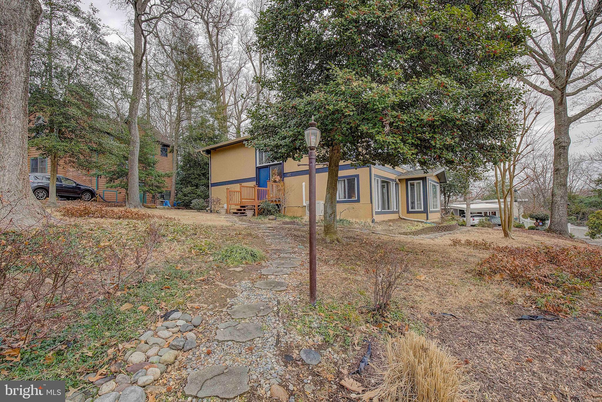 HILLSMERE SHORES - Residential