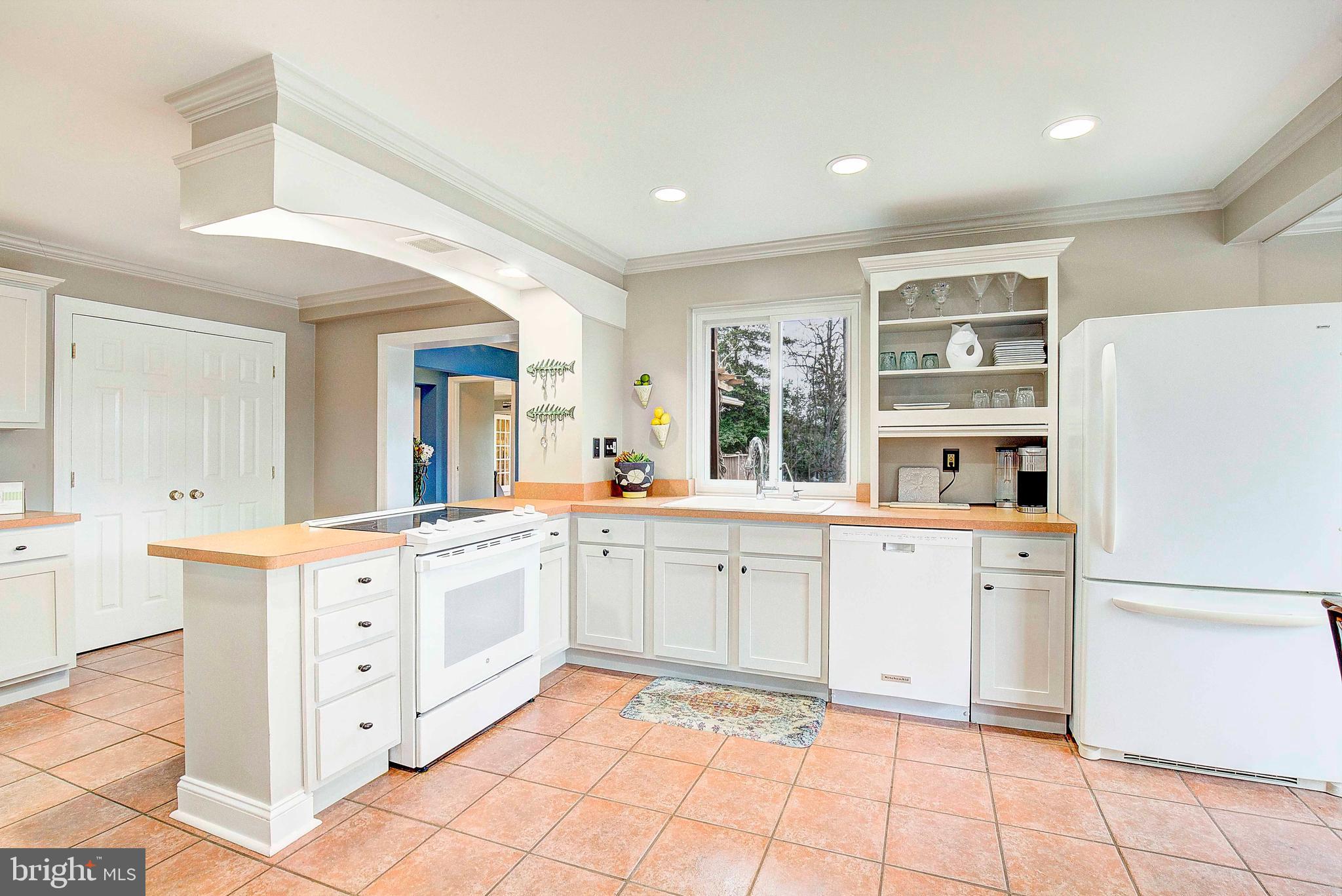 HILLSMERE SHORES - Residential