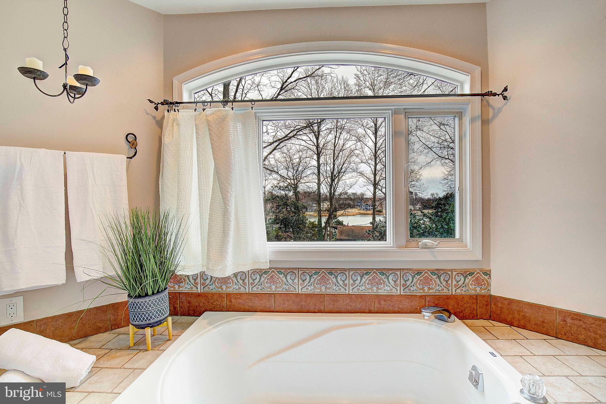 HILLSMERE SHORES - Residential