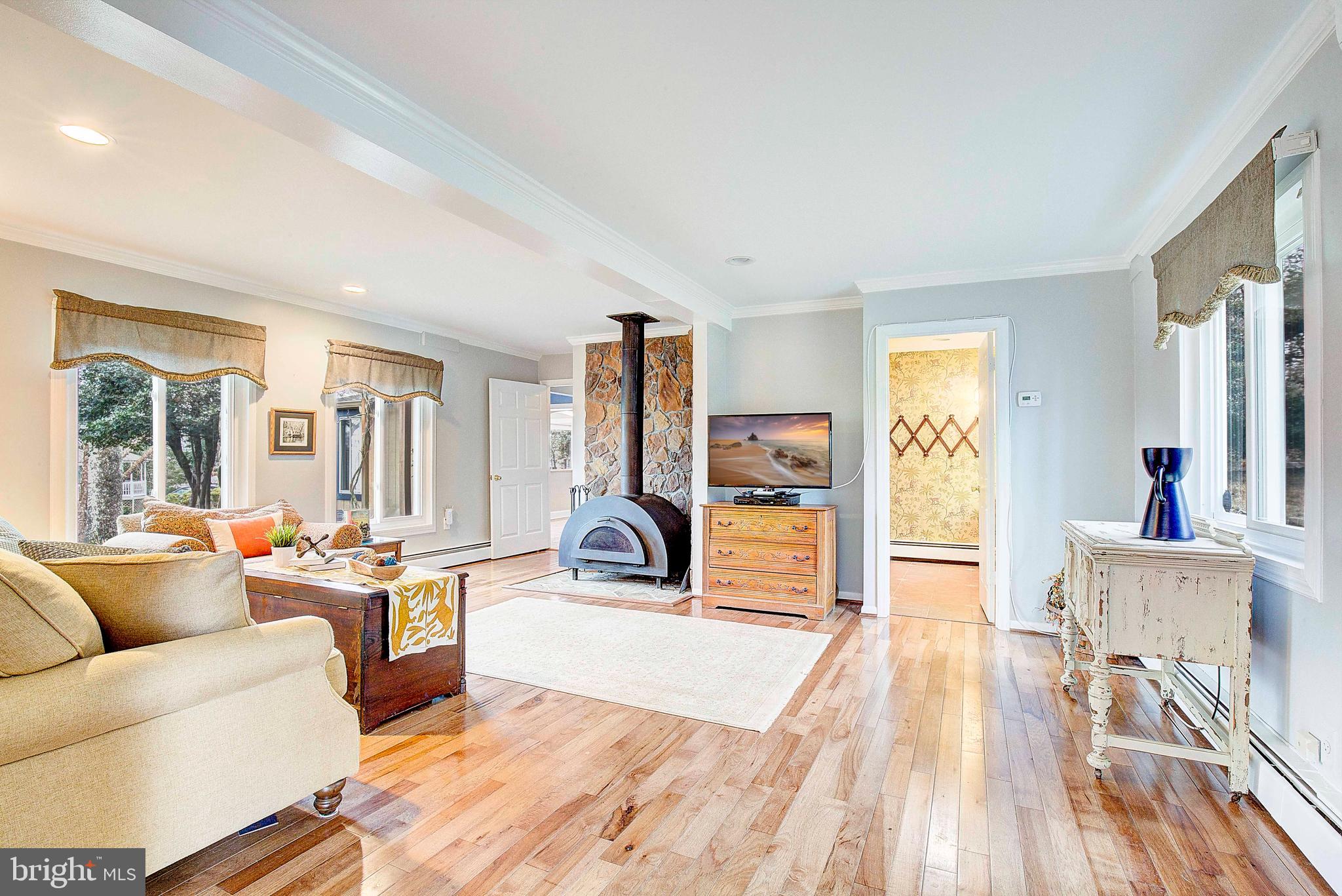 HILLSMERE SHORES - Residential