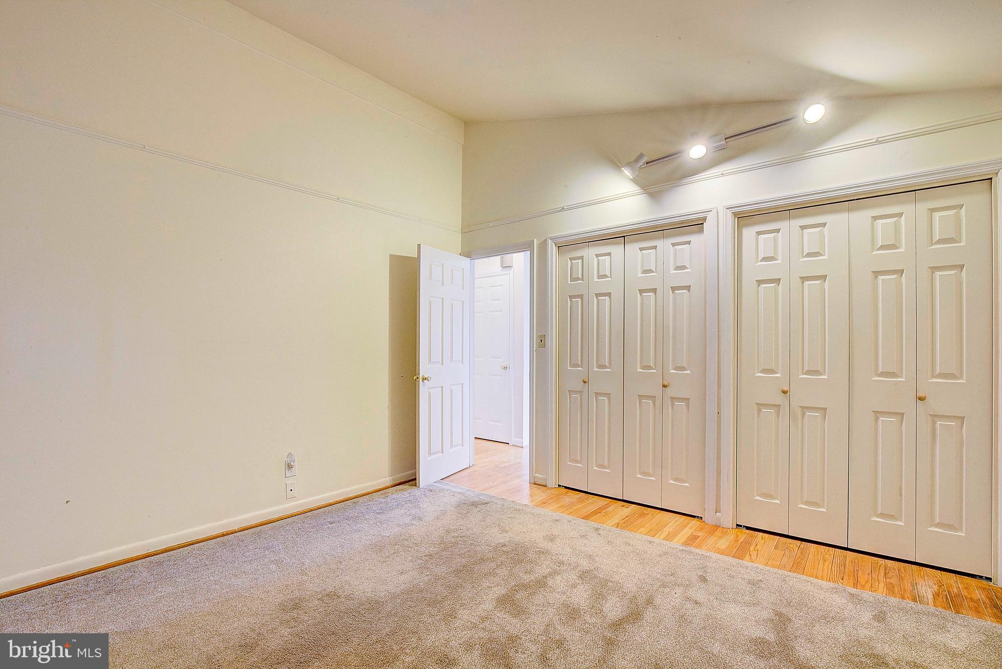 HILLSMERE SHORES - Residential