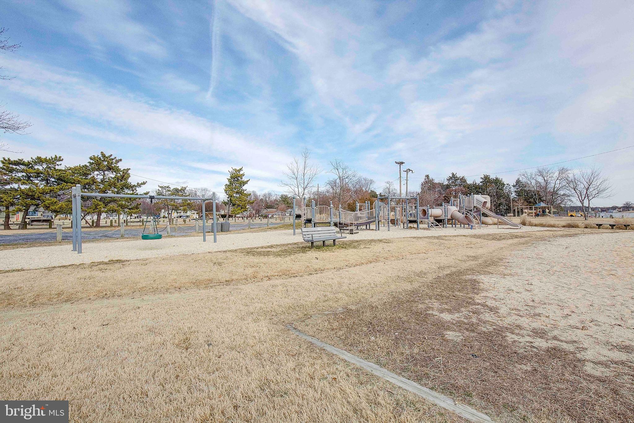 HILLSMERE SHORES - Residential