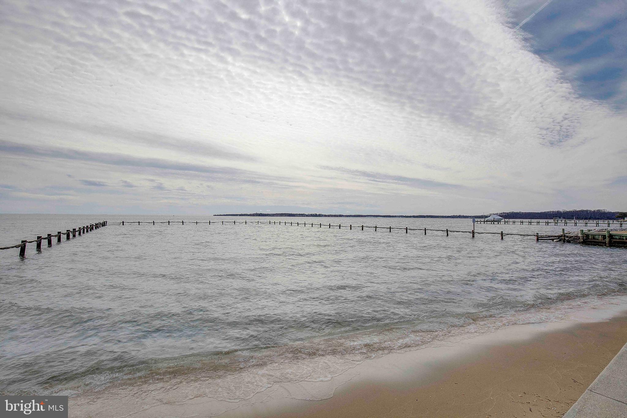 HILLSMERE SHORES - Residential