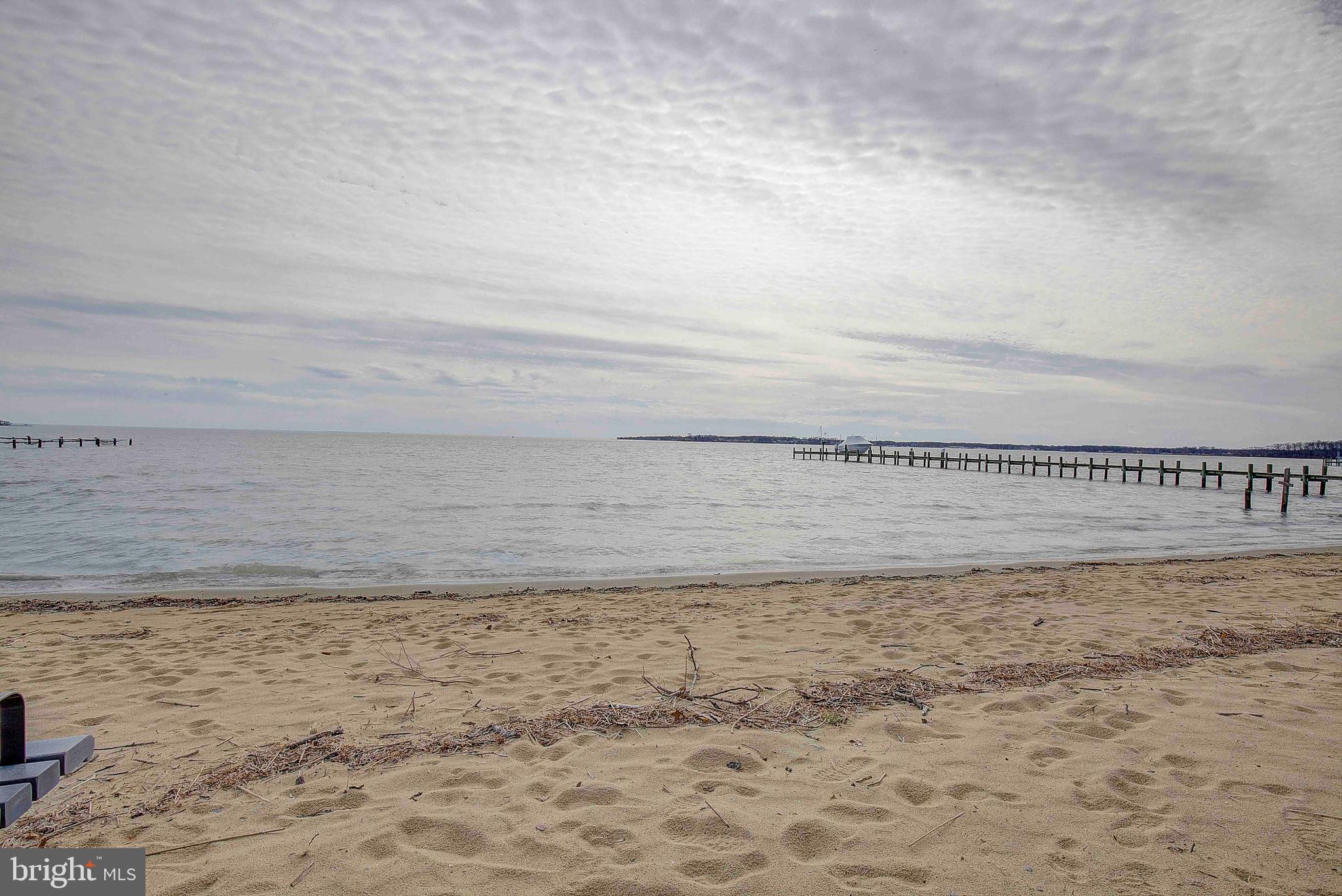 HILLSMERE SHORES - Residential