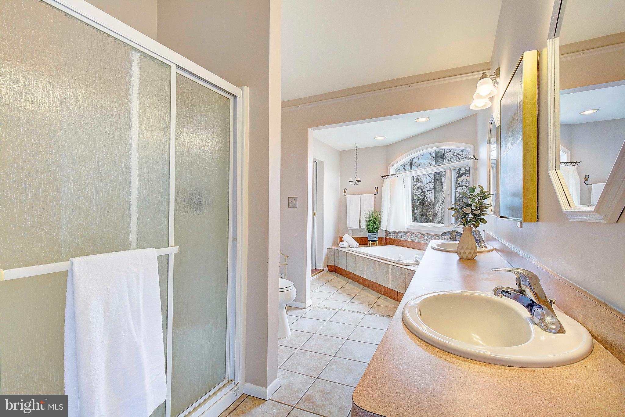 HILLSMERE SHORES - Residential