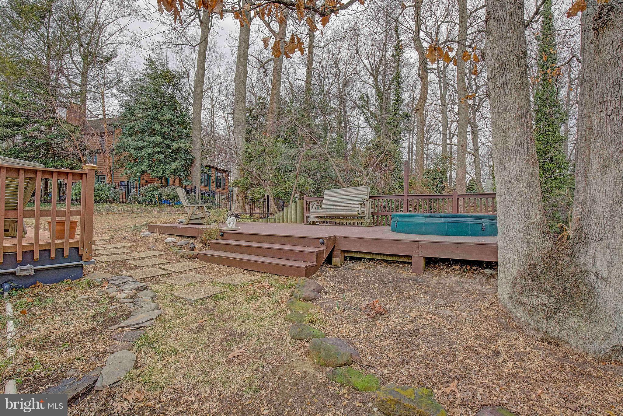 HILLSMERE SHORES - Residential