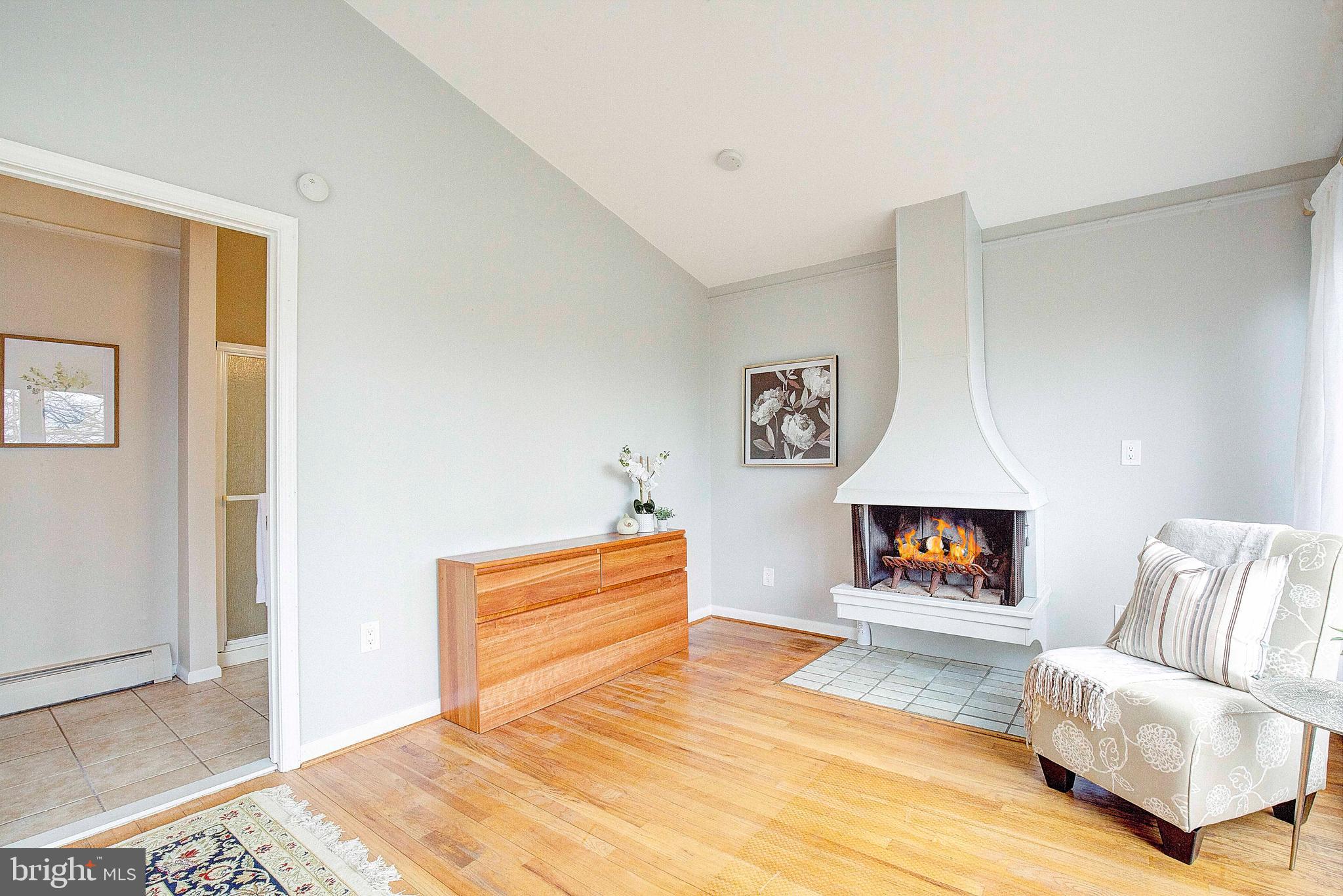 HILLSMERE SHORES - Residential