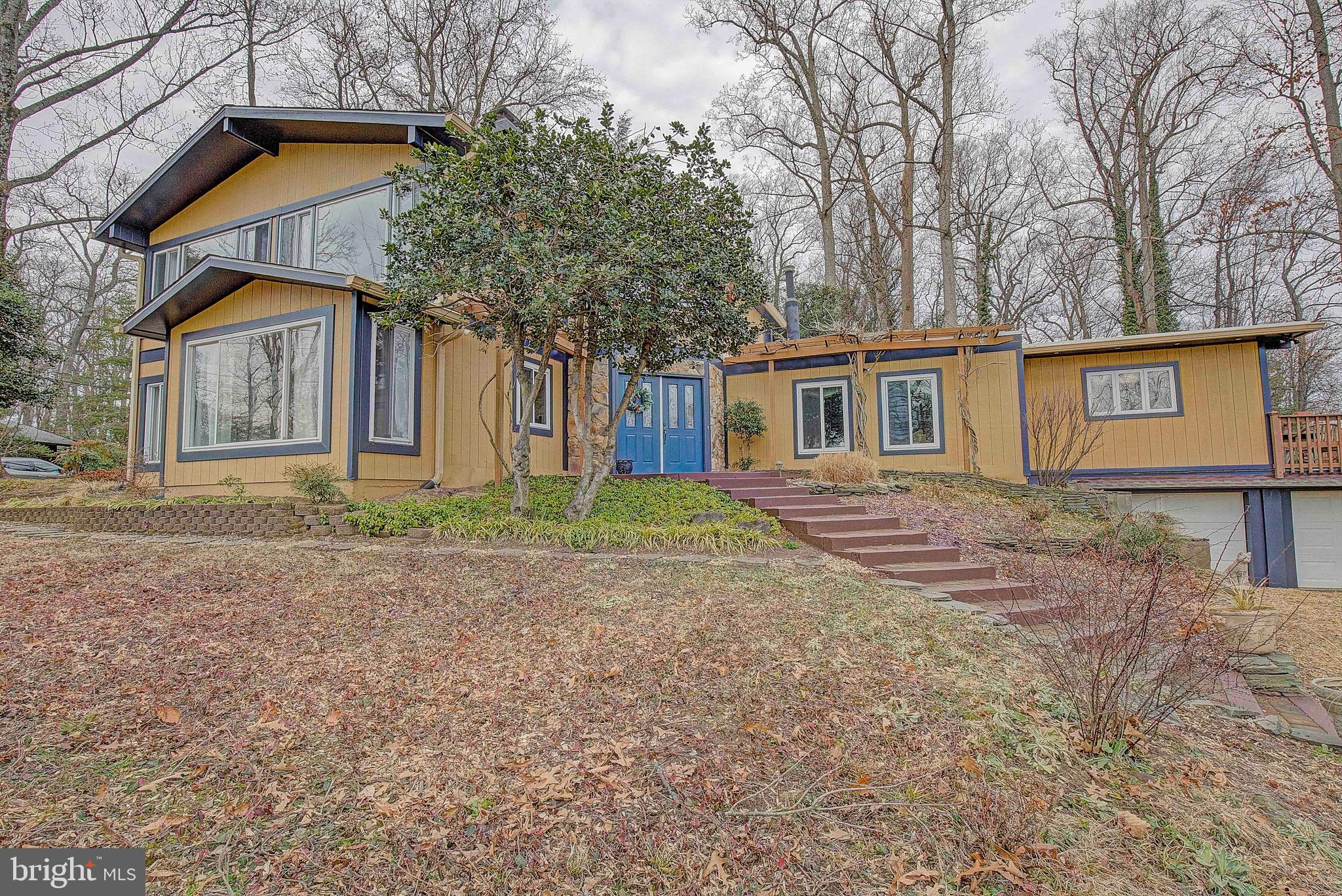 HILLSMERE SHORES - Residential