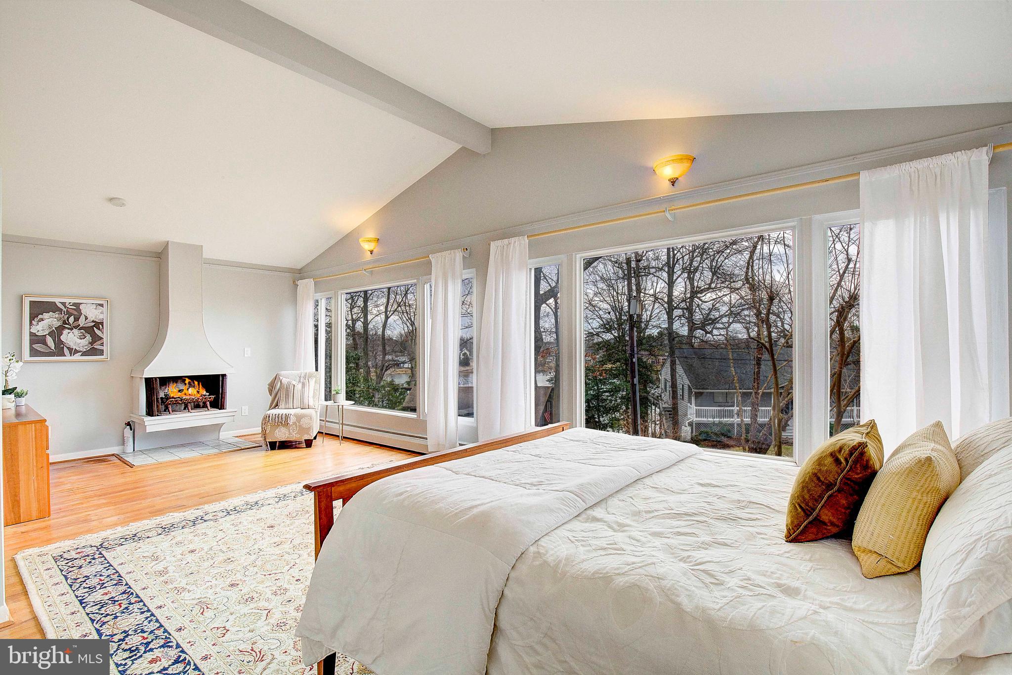 HILLSMERE SHORES - Residential