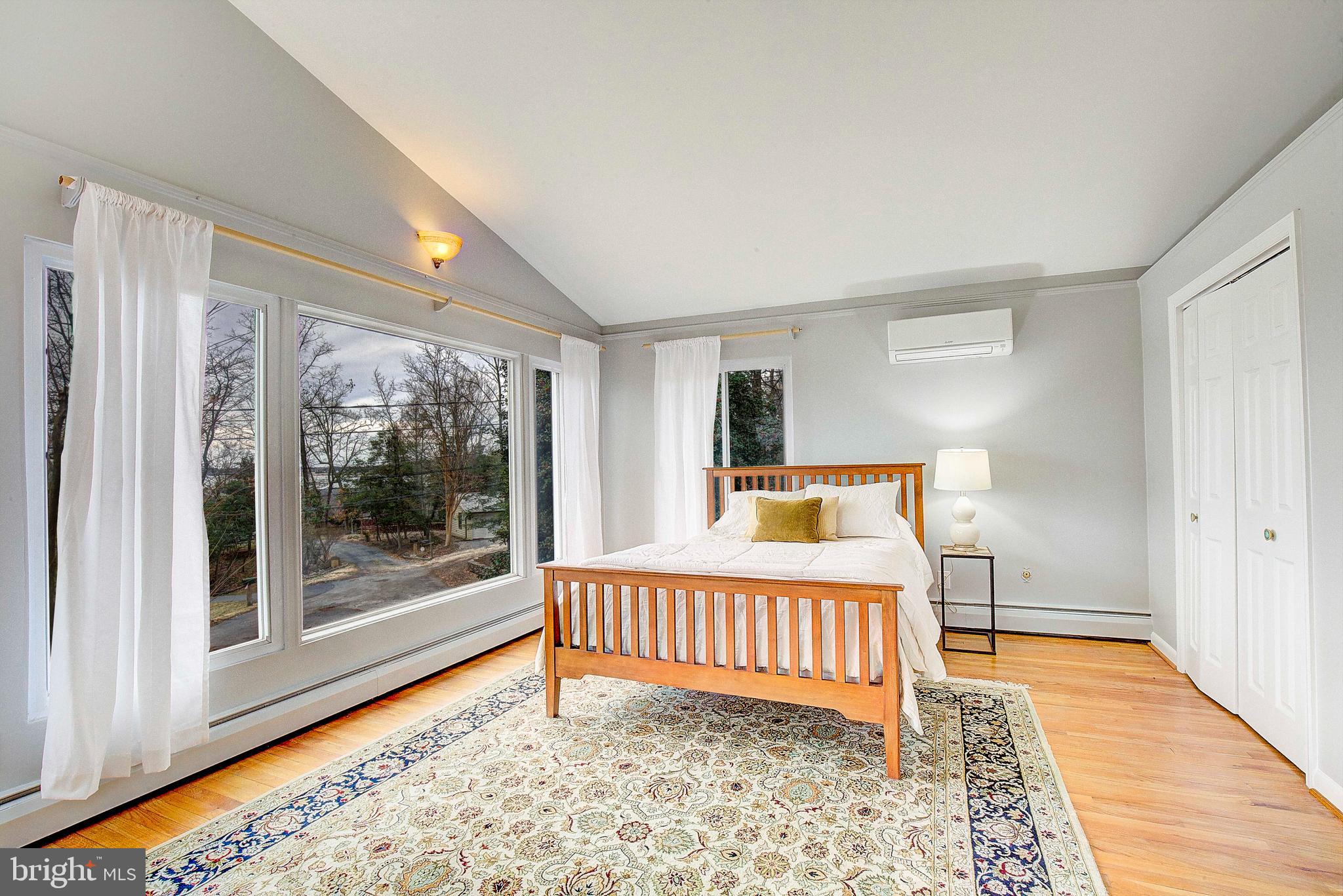 HILLSMERE SHORES - Residential