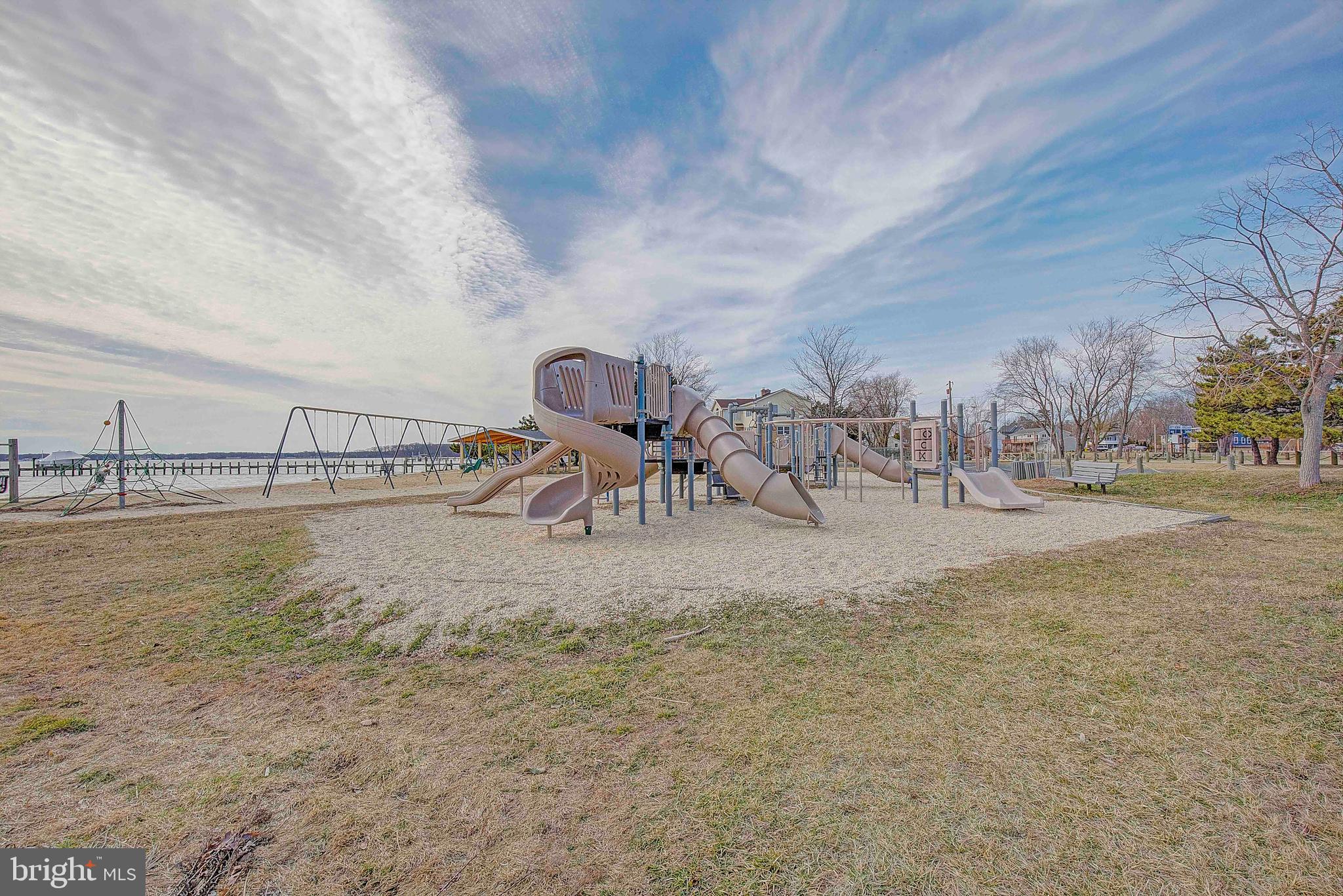 HILLSMERE SHORES - Residential