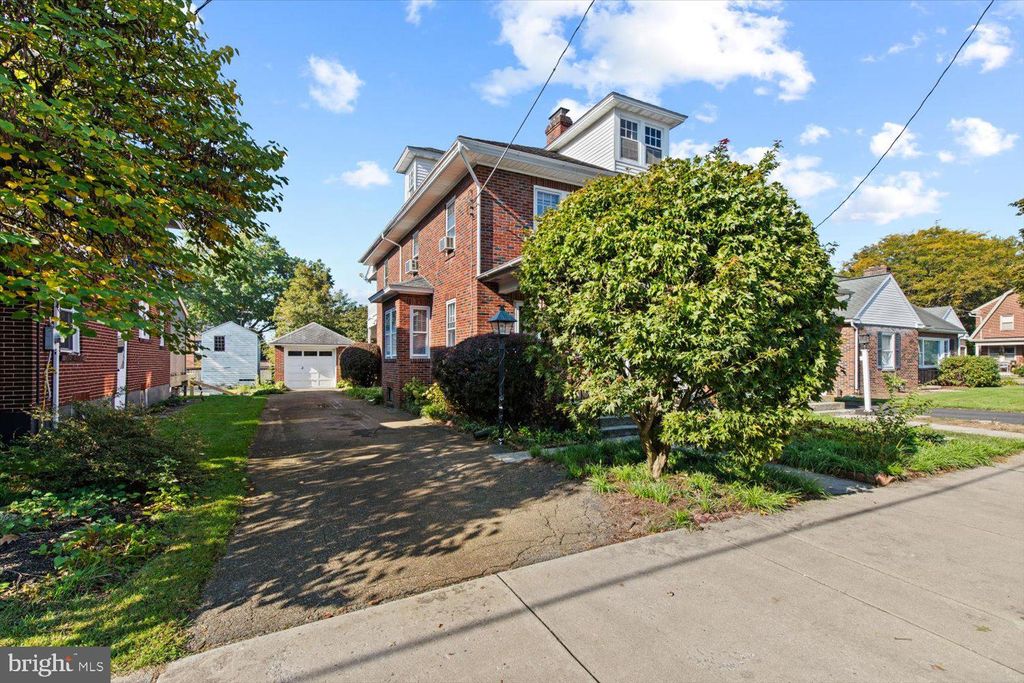 Photo of 124 N Grant STREET, Manheim, PA 17545 (MLS # PALA2041348)