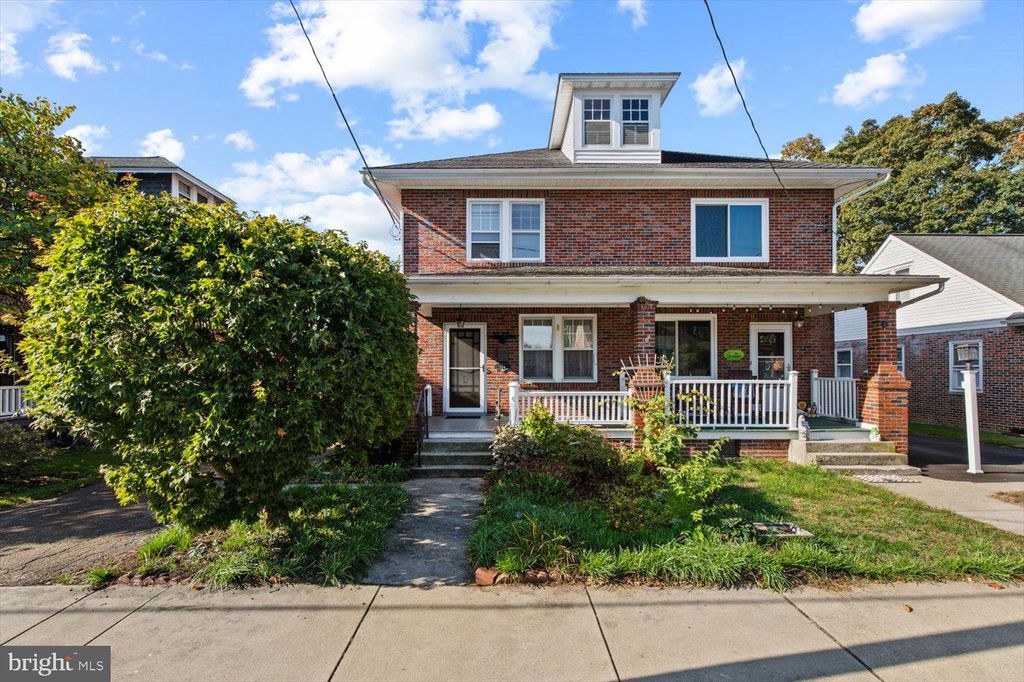 Photo of 124 N Grant STREET, Manheim, PA 17545 (MLS # PALA2041348)
