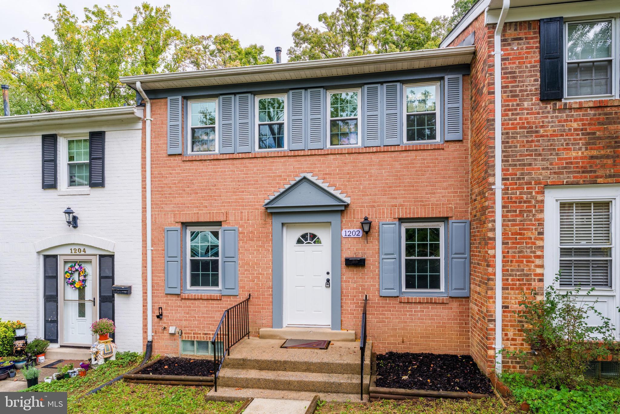 1202 FOX RUN PLACE