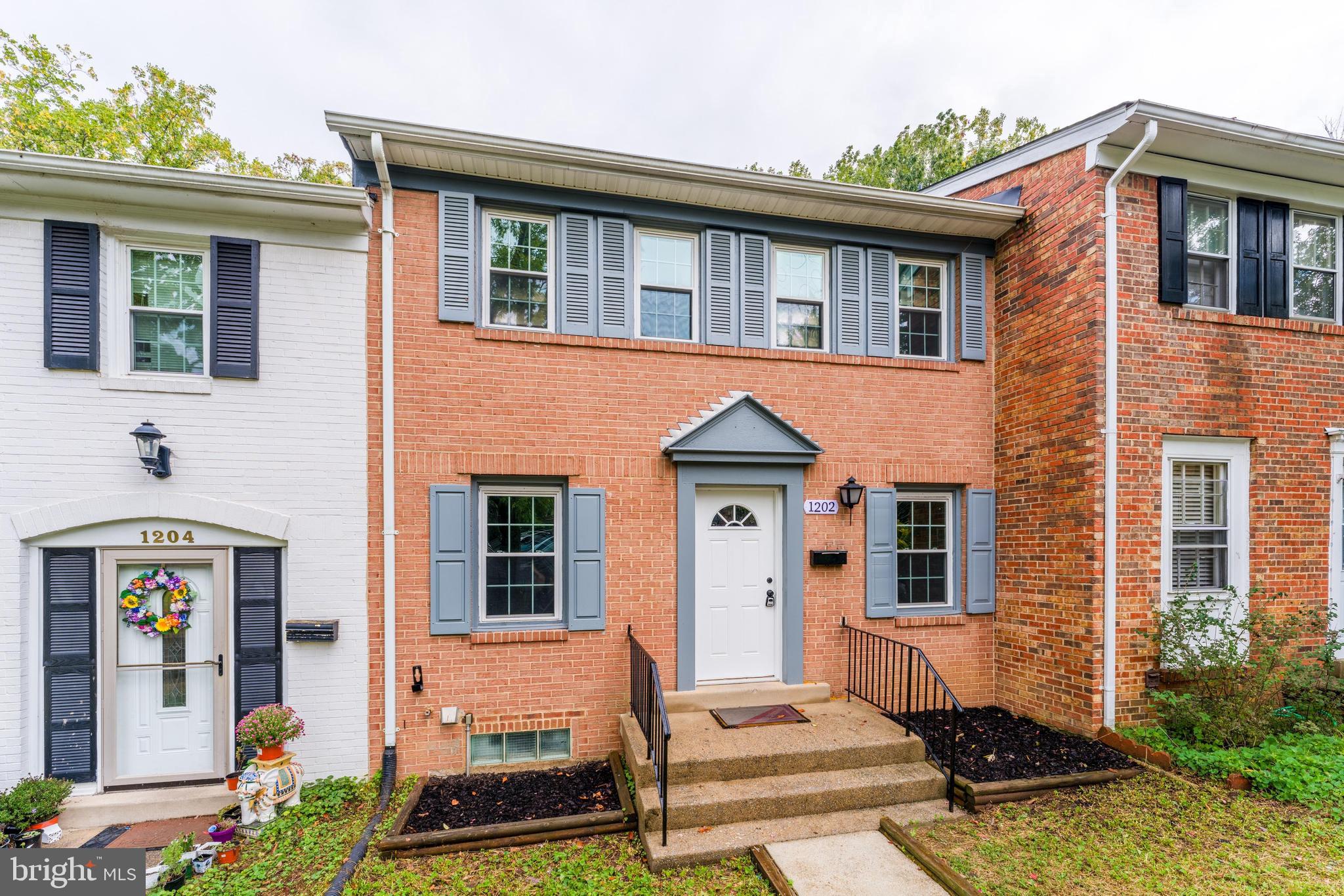 1202 FOX RUN PLACE