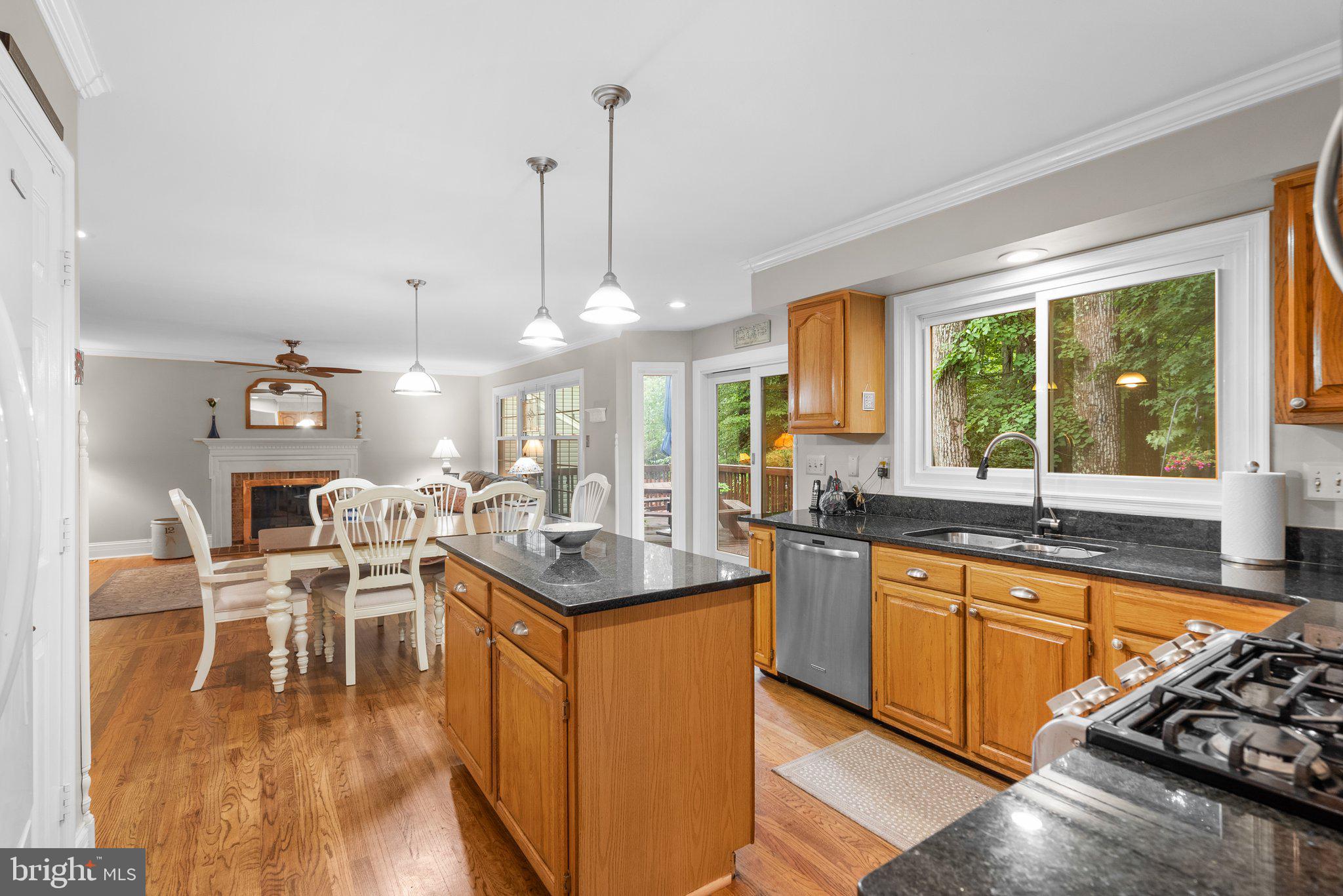 LAKE HALLOWELL - Residential