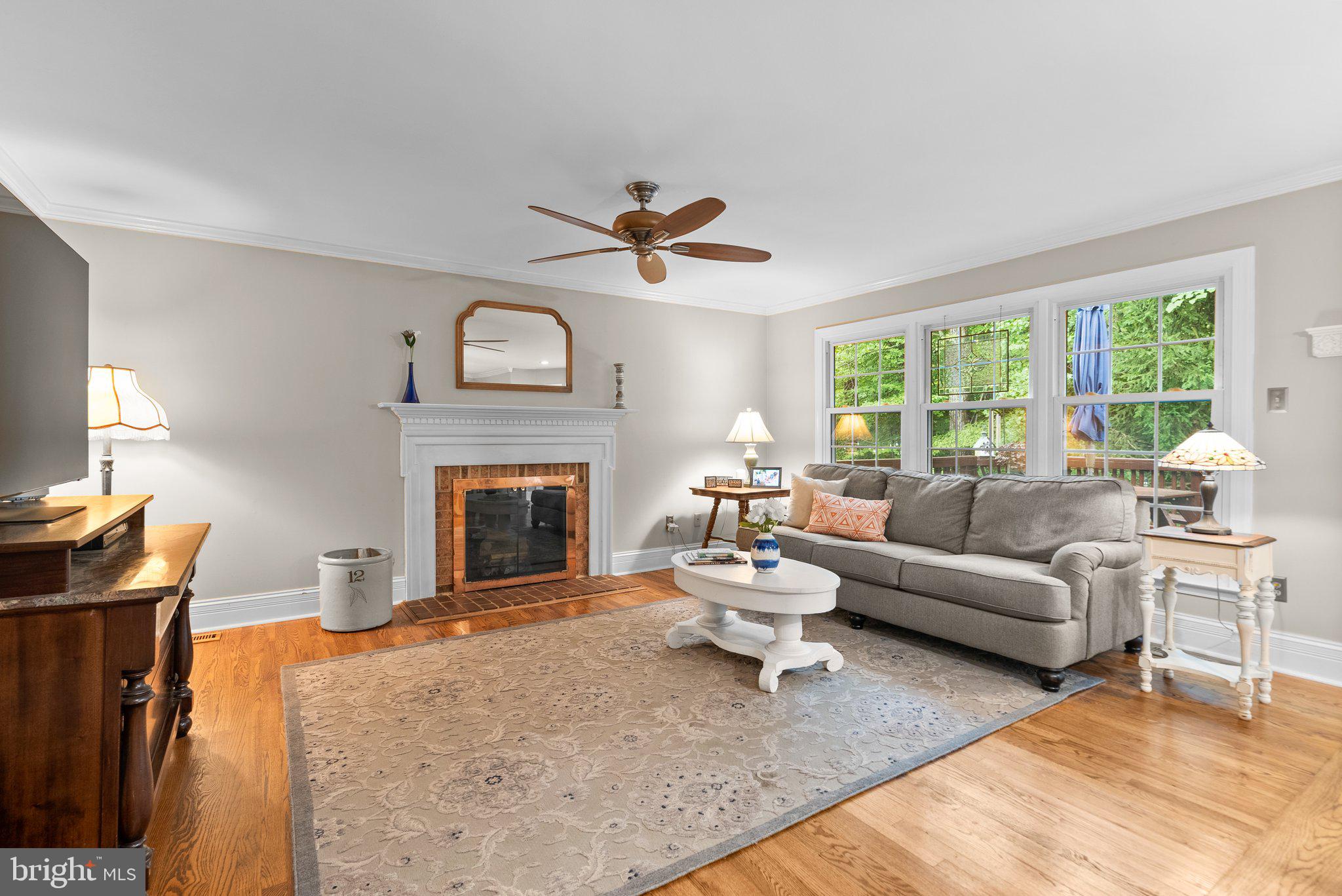 LAKE HALLOWELL - Residential