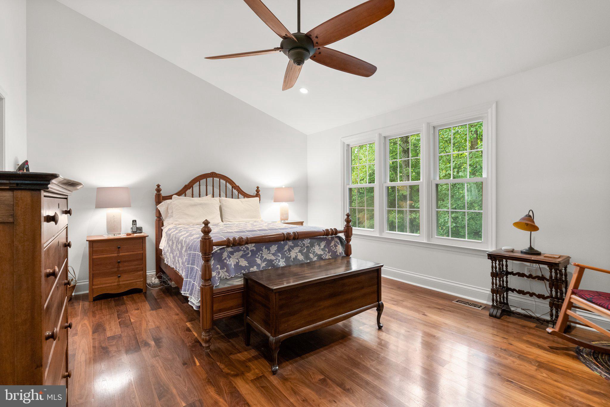 LAKE HALLOWELL - Residential