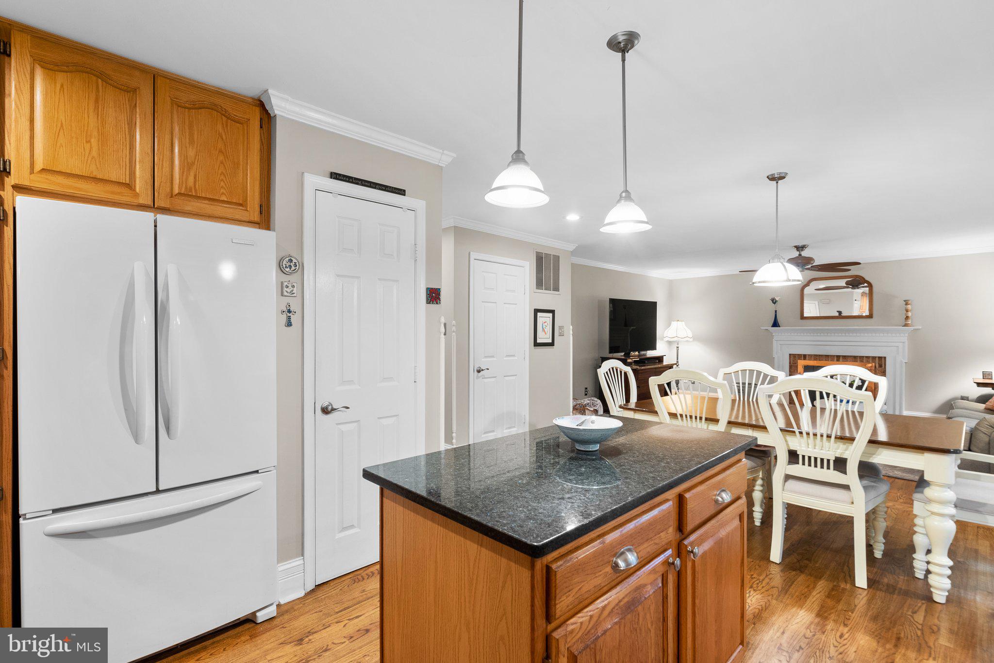 LAKE HALLOWELL - Residential