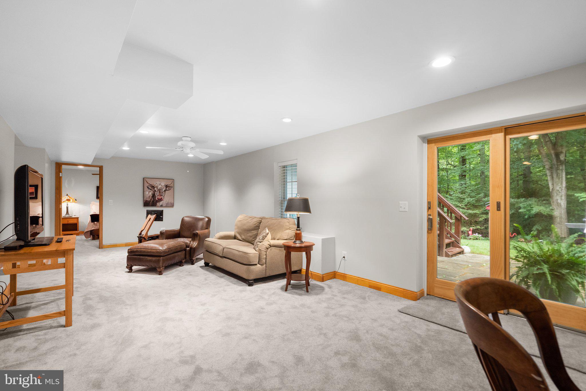 LAKE HALLOWELL - Residential