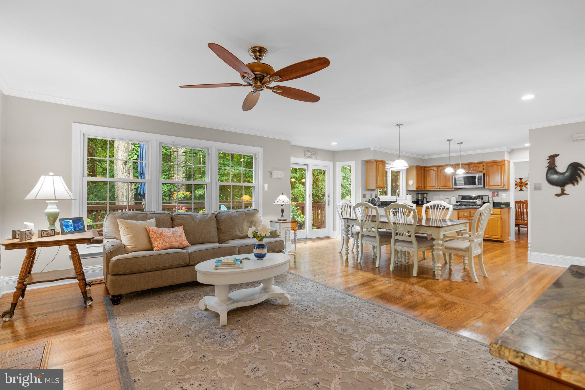 LAKE HALLOWELL - Residential