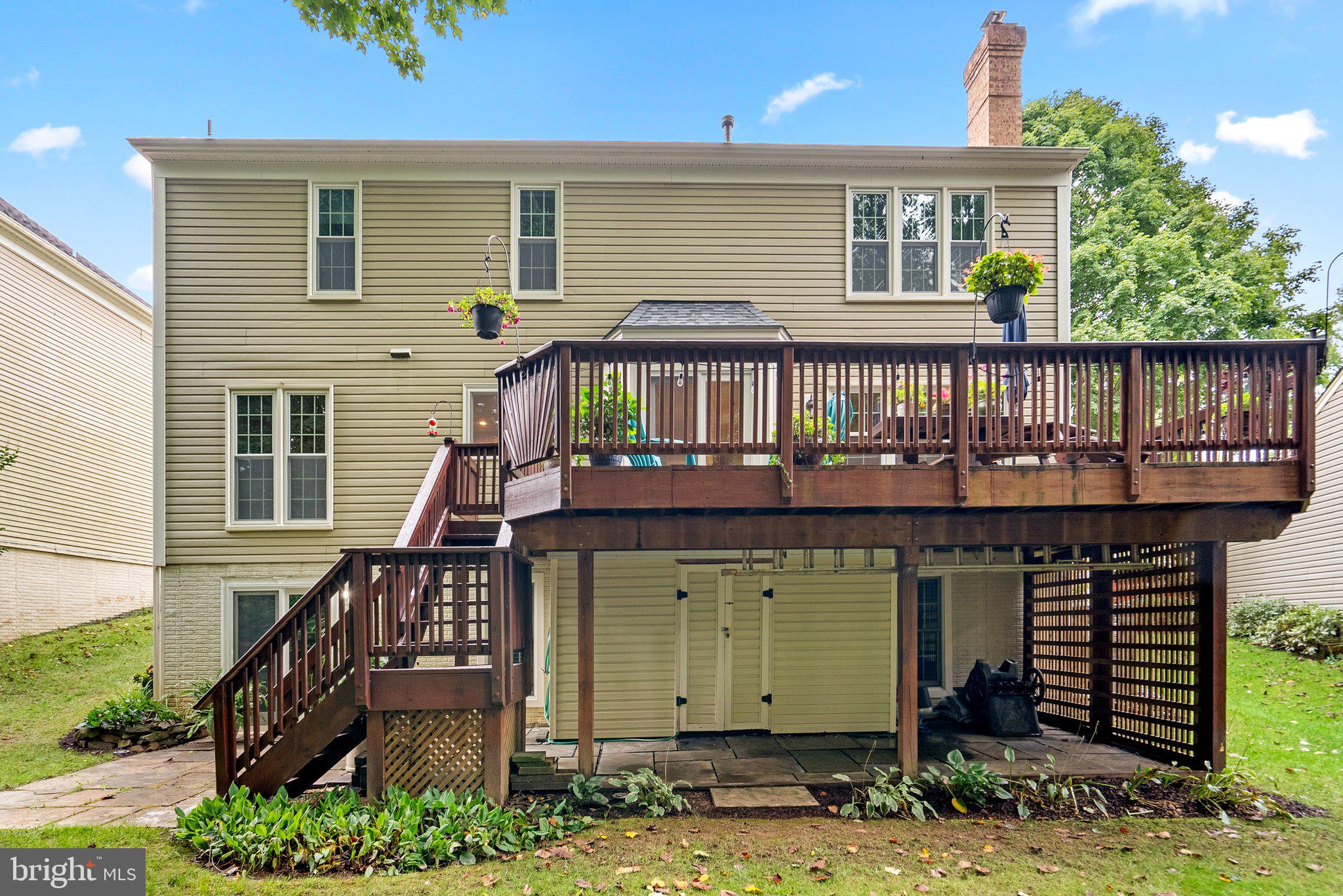 LAKE HALLOWELL - Residential