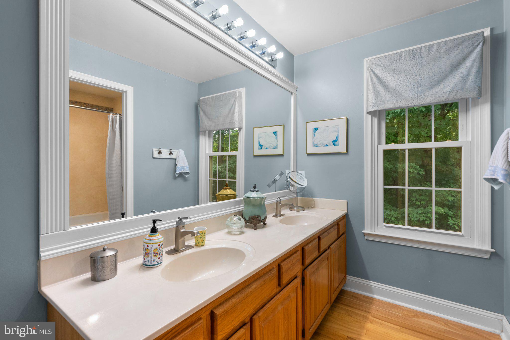 LAKE HALLOWELL - Residential