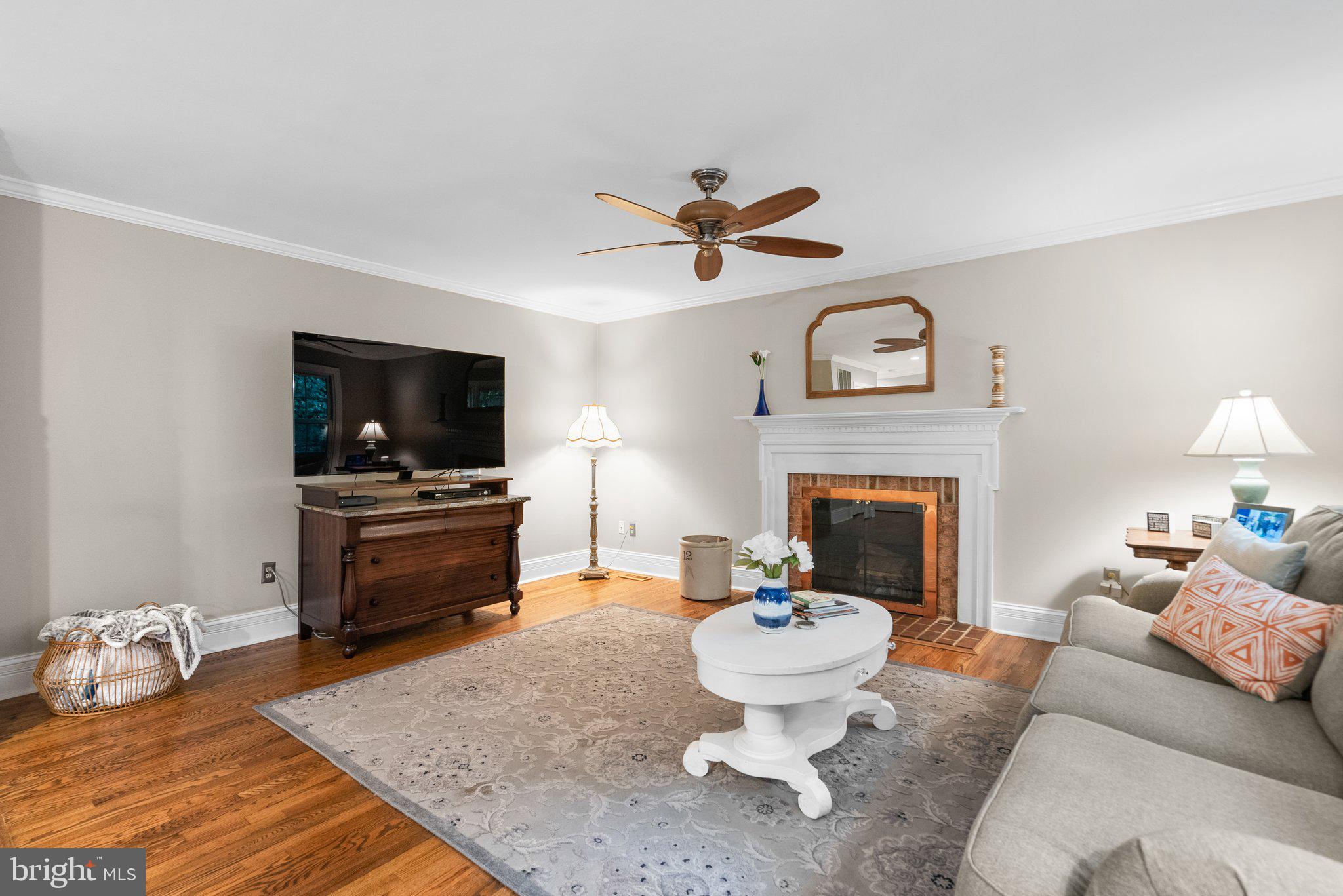 LAKE HALLOWELL - Residential