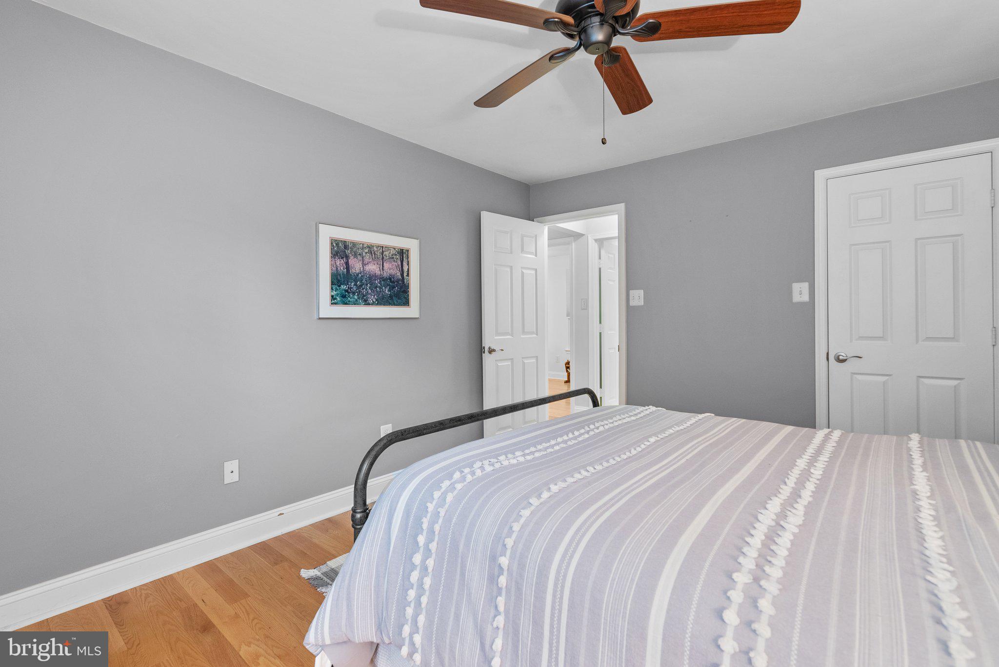 LAKE HALLOWELL - Residential