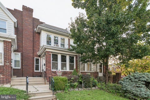 Townhouse For Sale - 5916 Henry Avenue<br/> PHILADELPHIA, PA 19128
