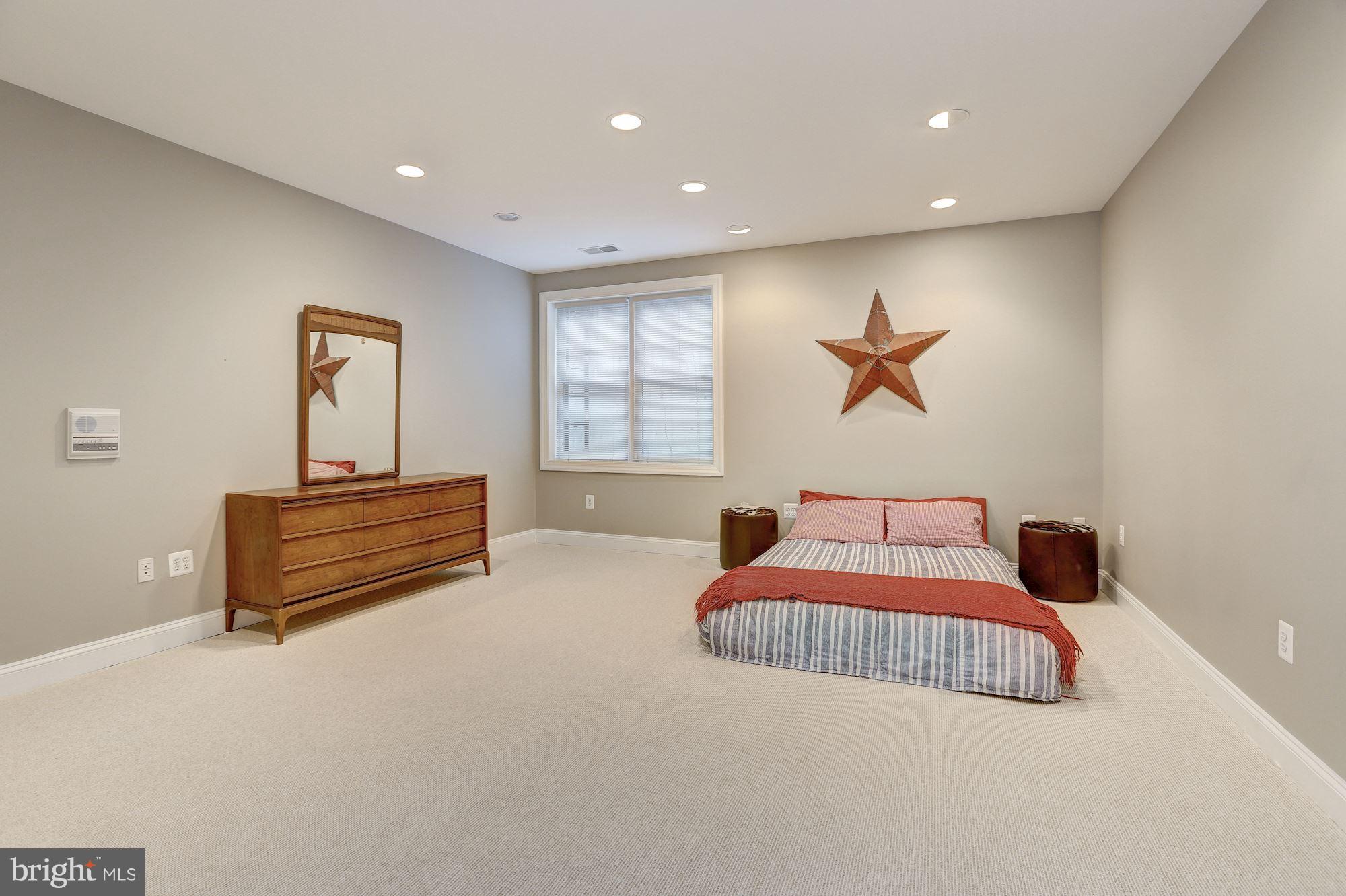 CHEVY CHASE MANOR - Residential