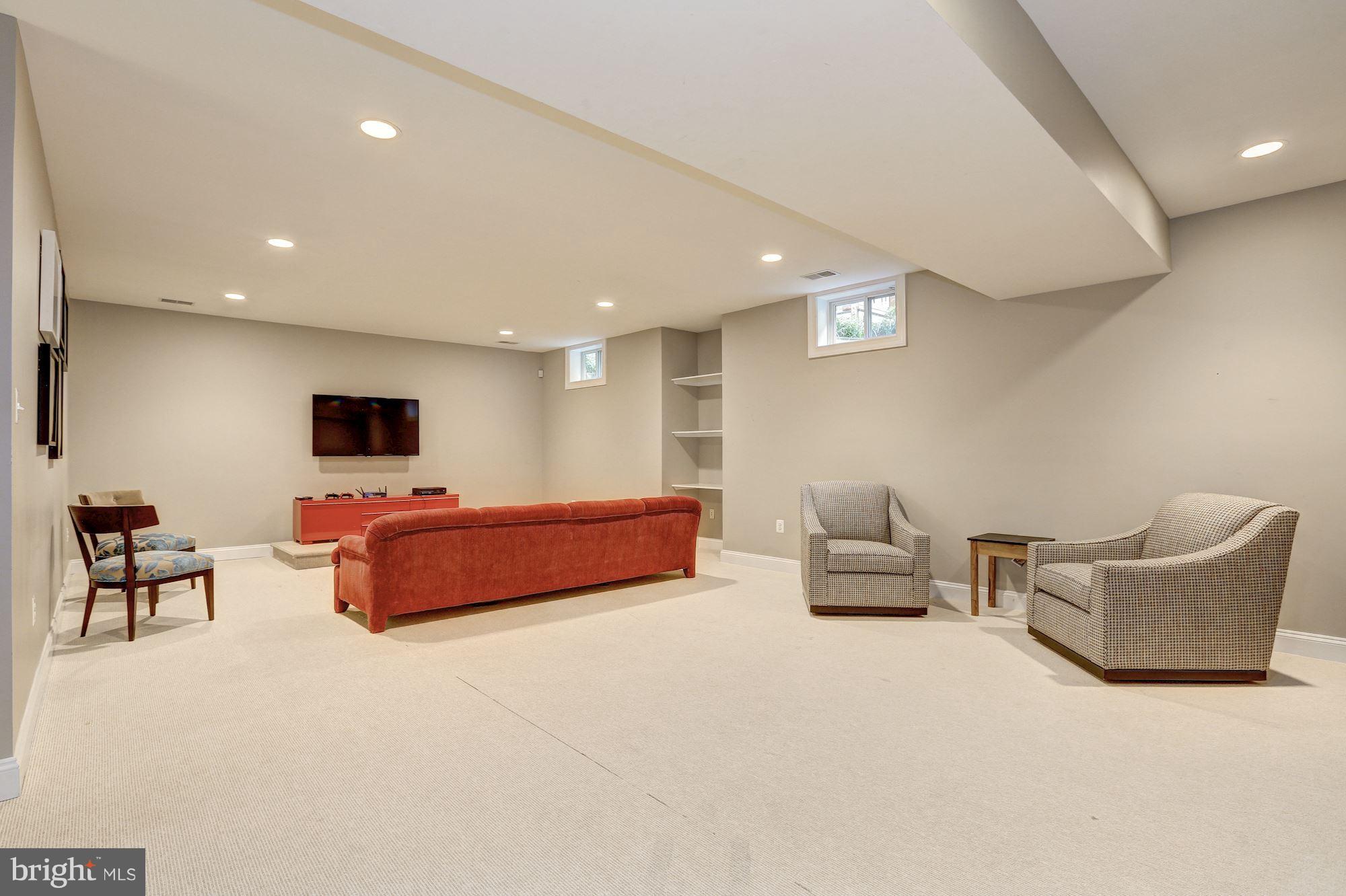 CHEVY CHASE MANOR - Residential