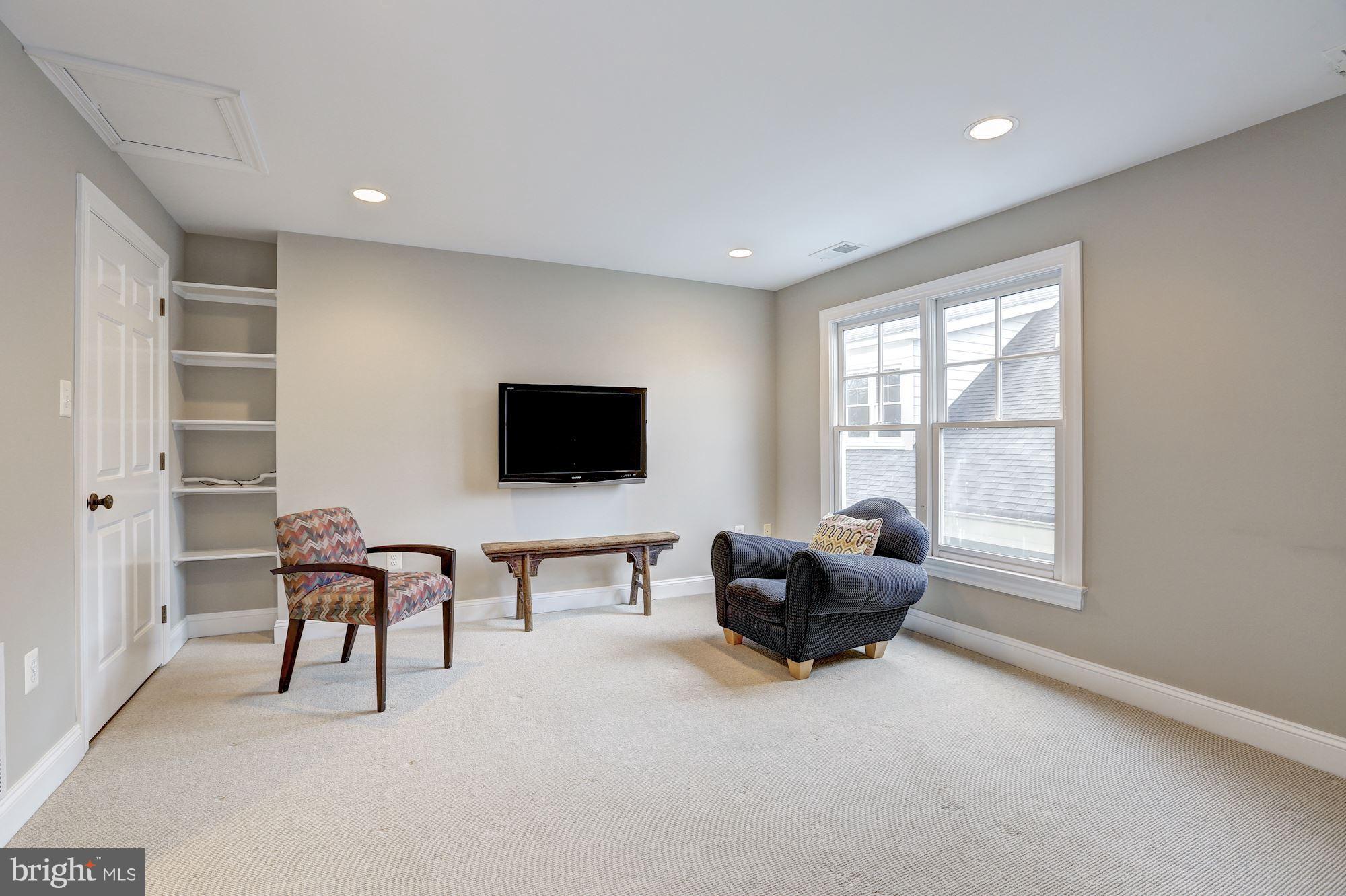 CHEVY CHASE MANOR - Residential