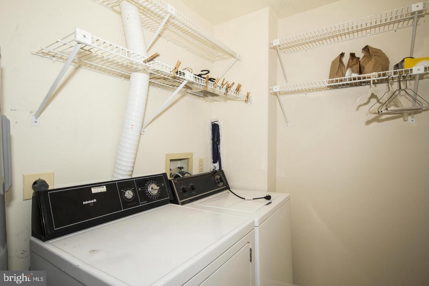 THE FALLS GARDEN - Residential Lease