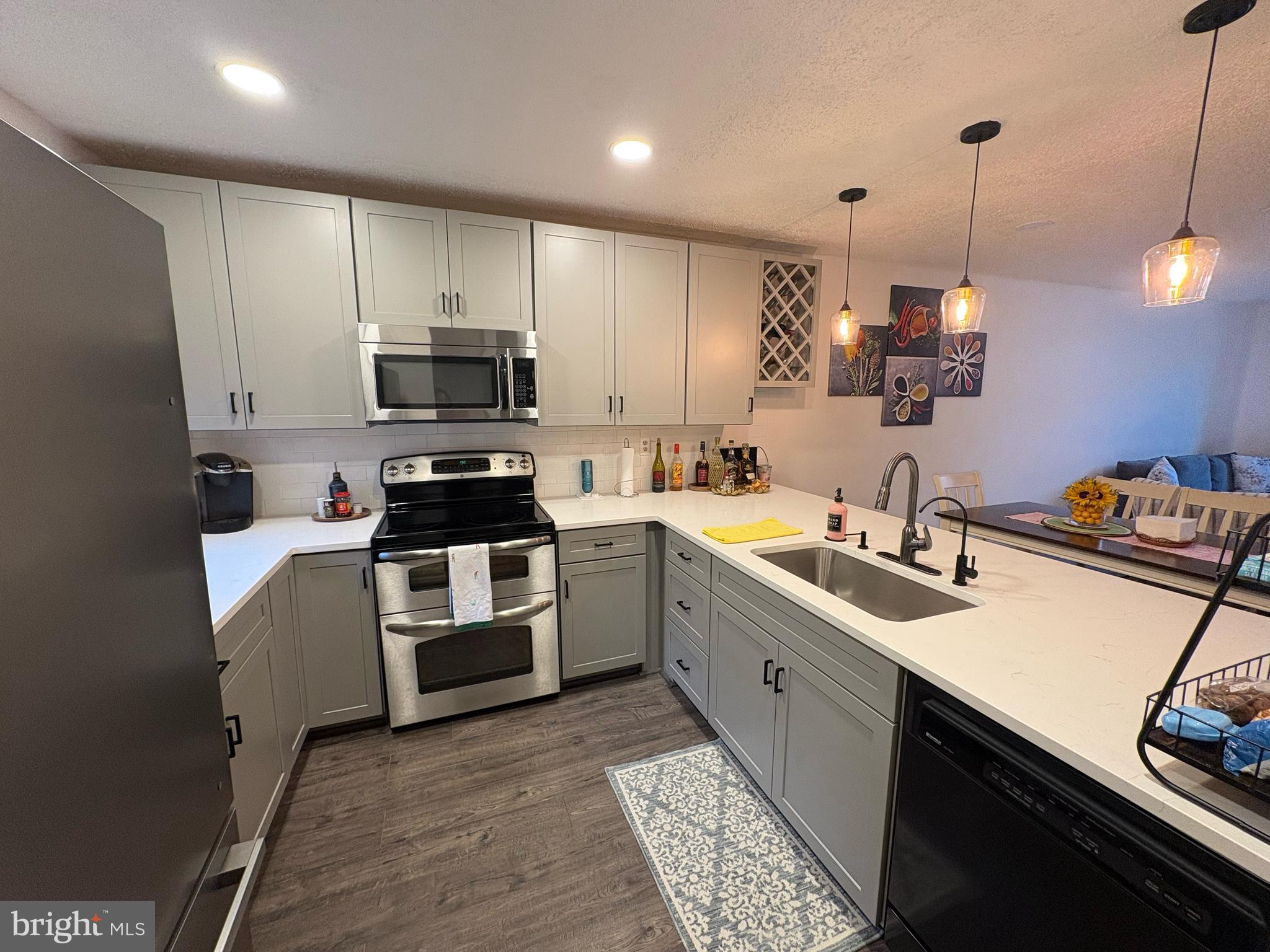 THE WOODS - Residential Lease