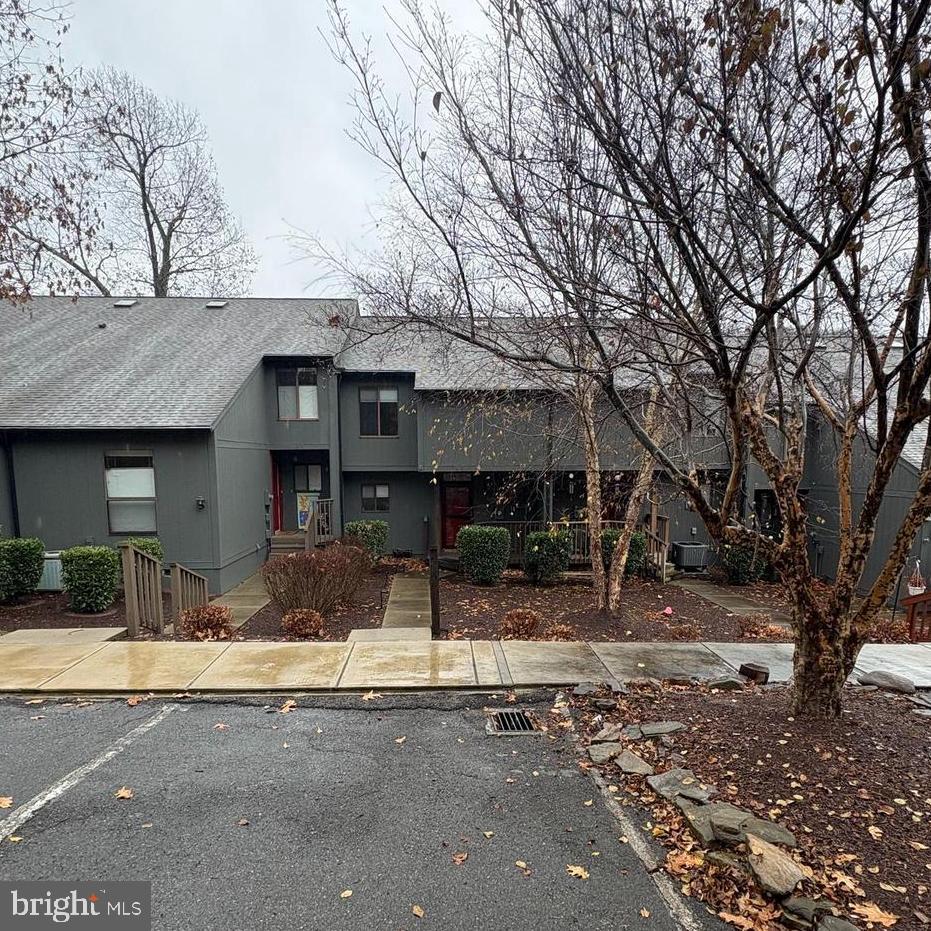 THE WOODS - Residential Lease